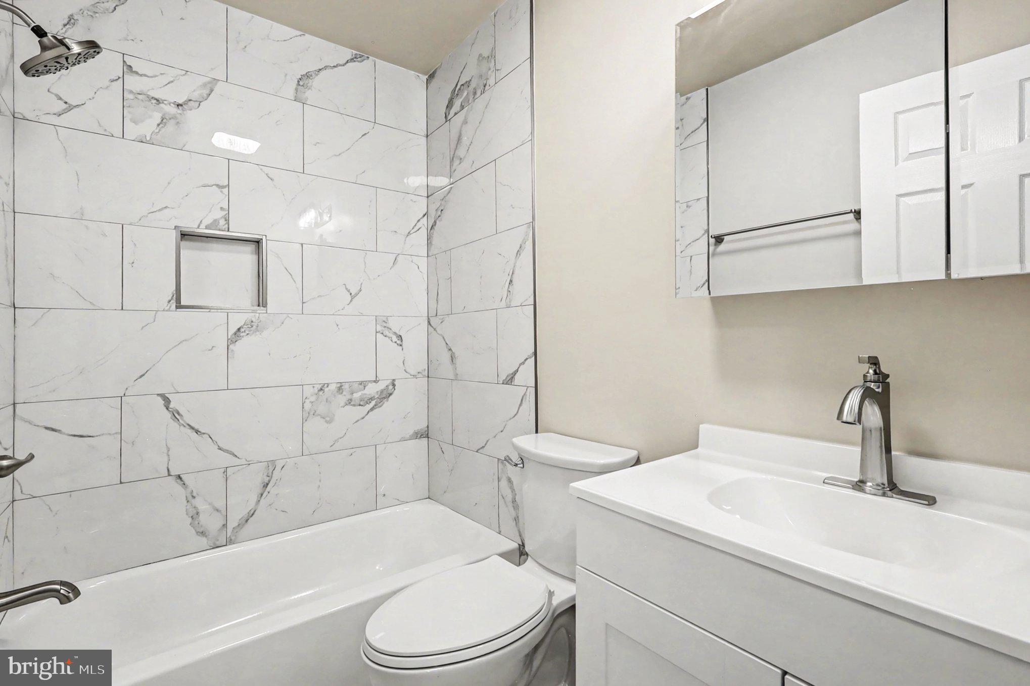 TOWN & COUNTRY TOWNHOUSES - Residential