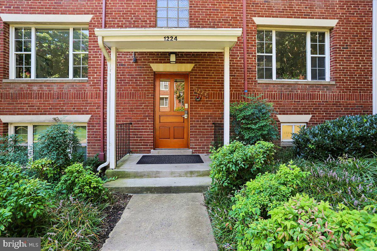 1224 N MEADE STREET ES102
