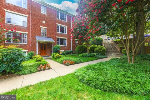 Photo of 1224 N Meade Street #ES102, ARLINGTON, VA 22209 (MLS # VAAR2079080)