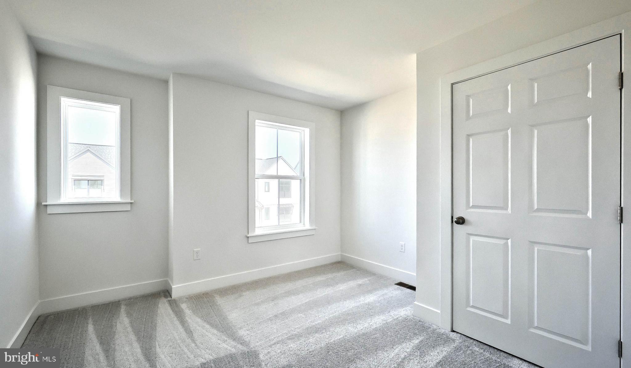 MADISON COURT - Residential