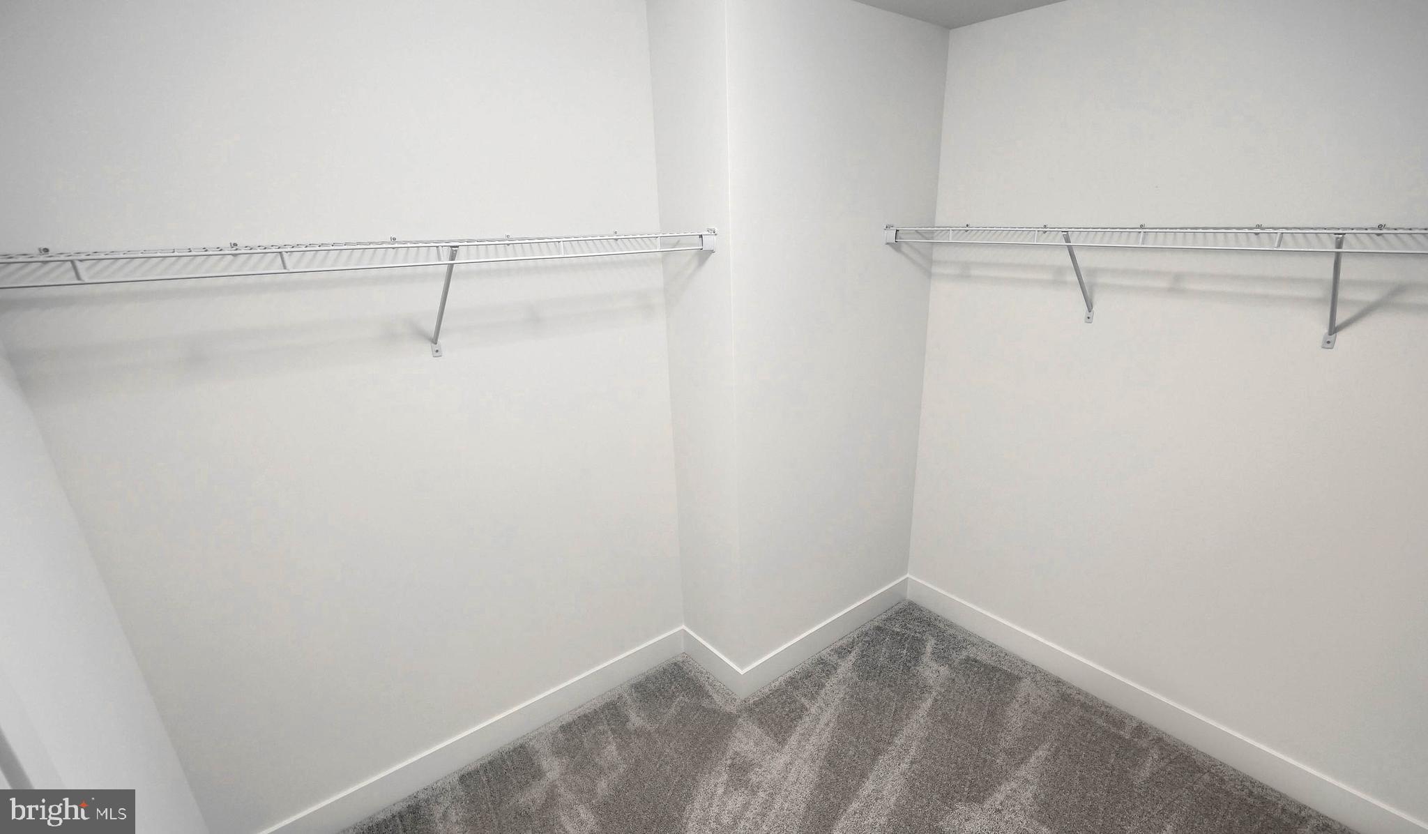 MADISON COURT - Residential