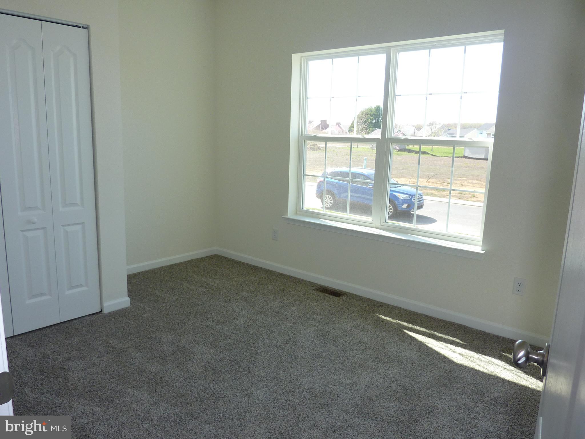 OLD COUNTRY FARMS - Residential