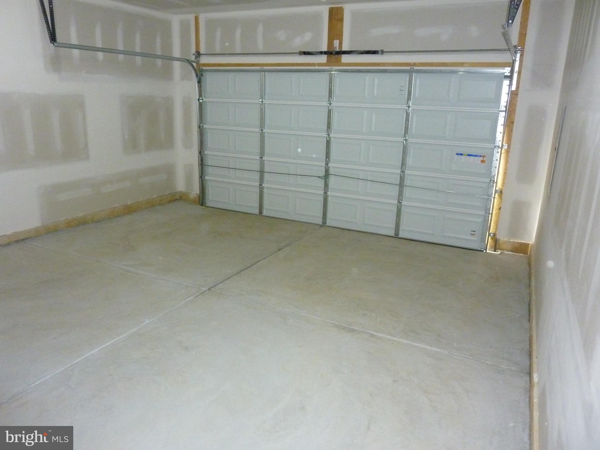 OLD COUNTRY FARMS - Residential