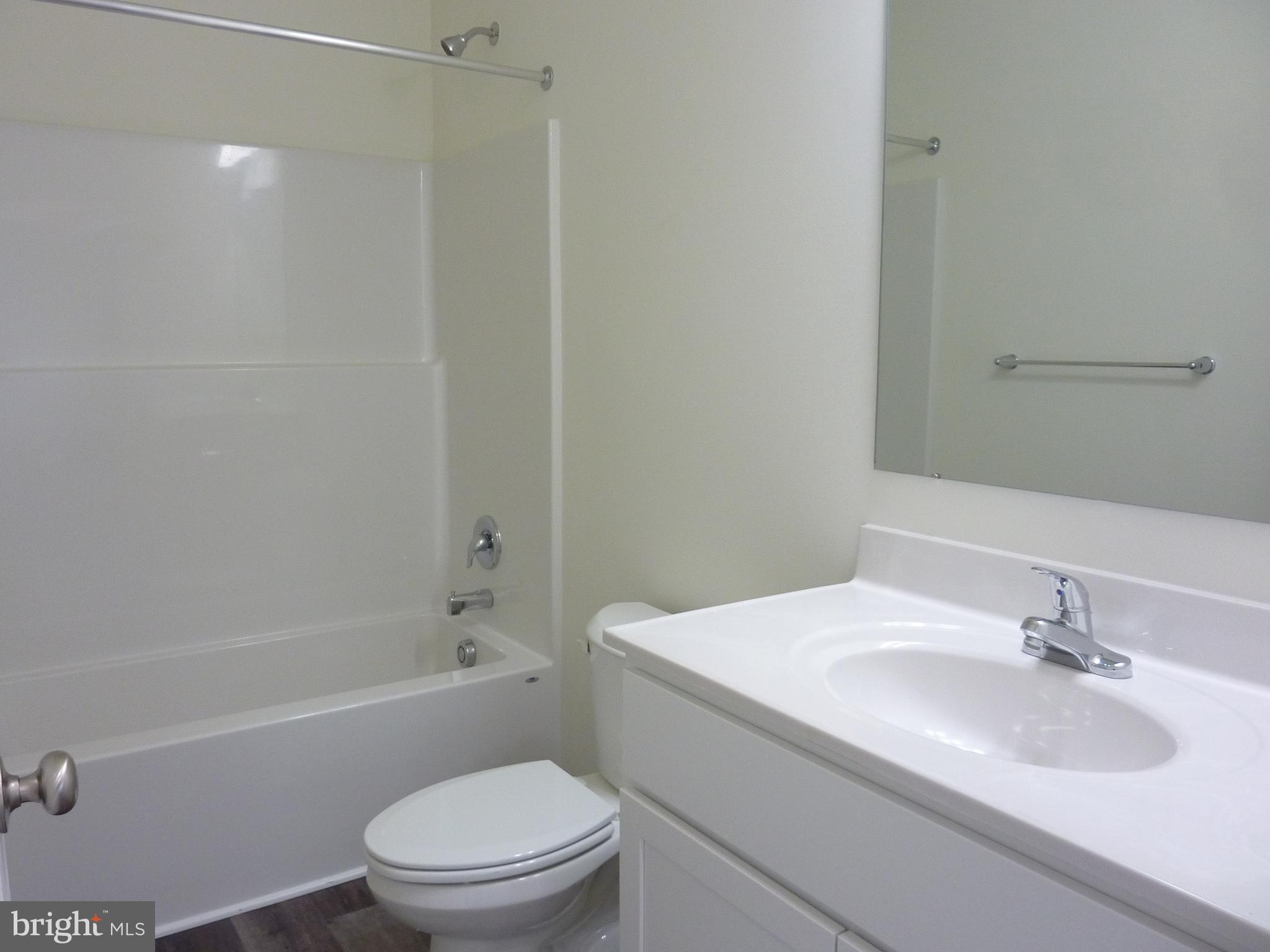 OLD COUNTRY FARMS - Residential