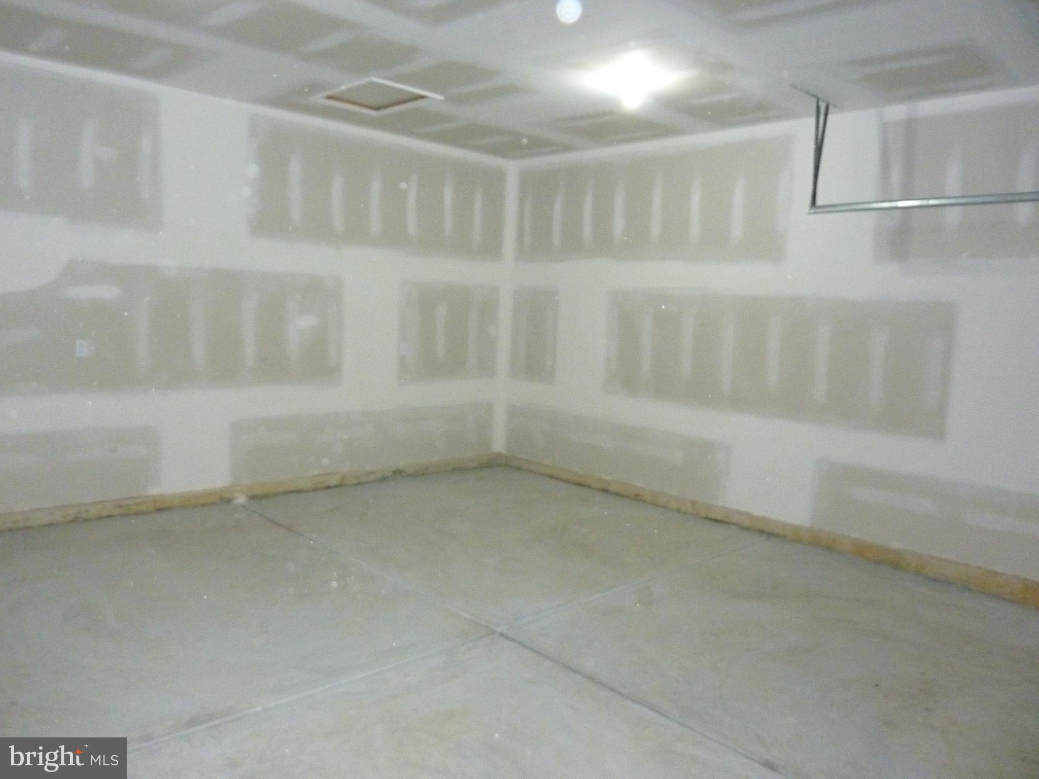 OLD COUNTRY FARMS - Residential