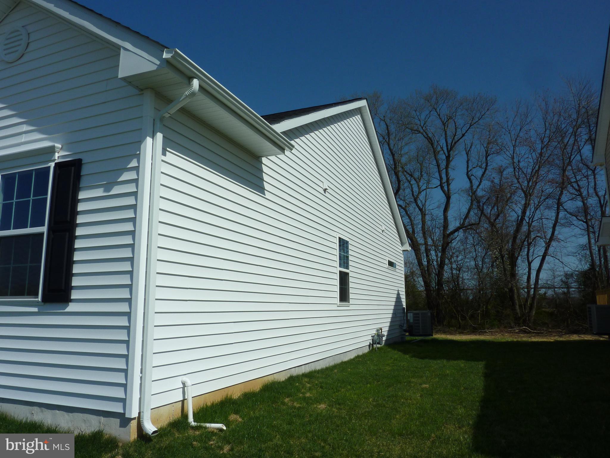 OLD COUNTRY FARMS - Residential