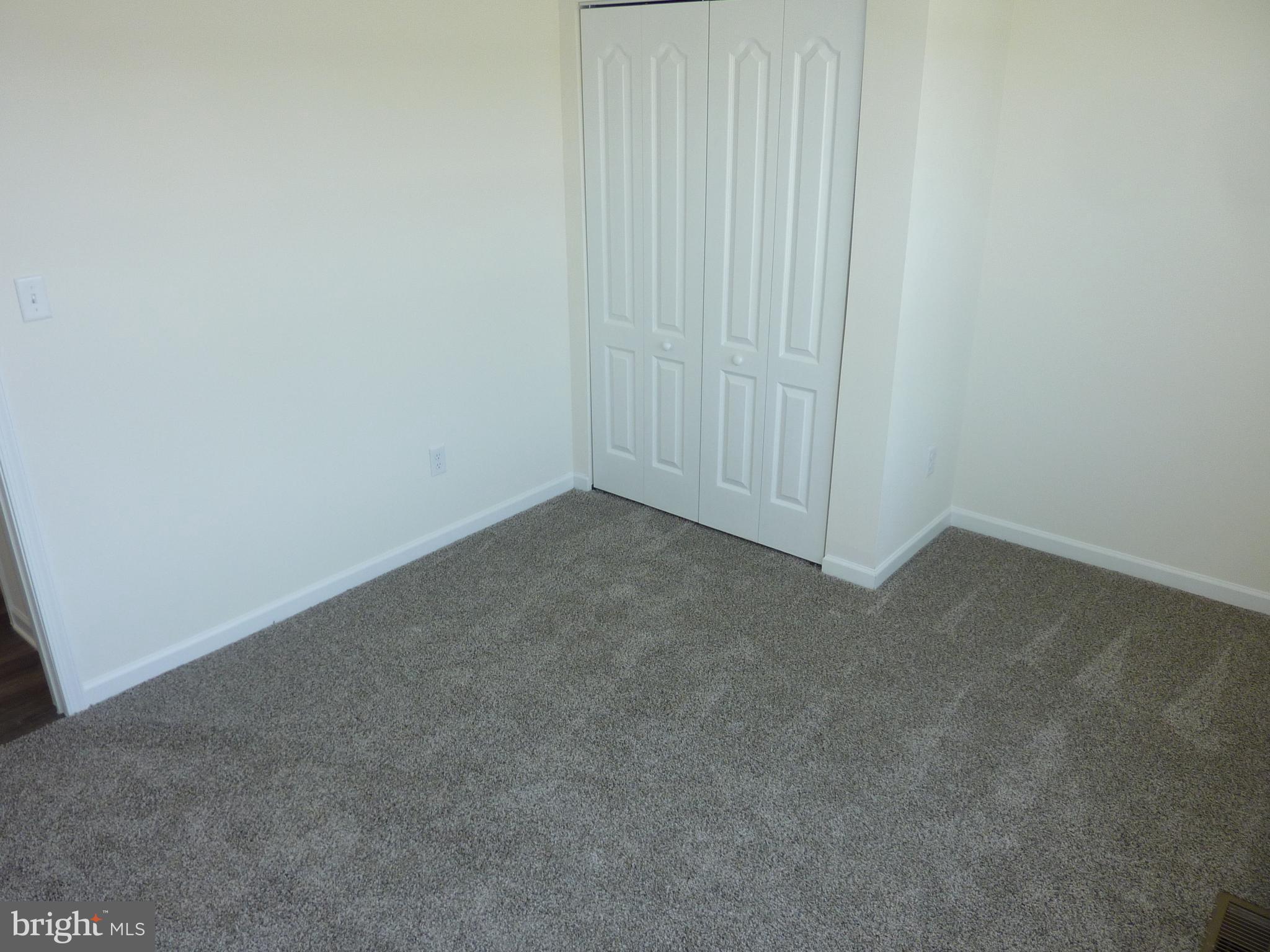 OLD COUNTRY FARMS - Residential