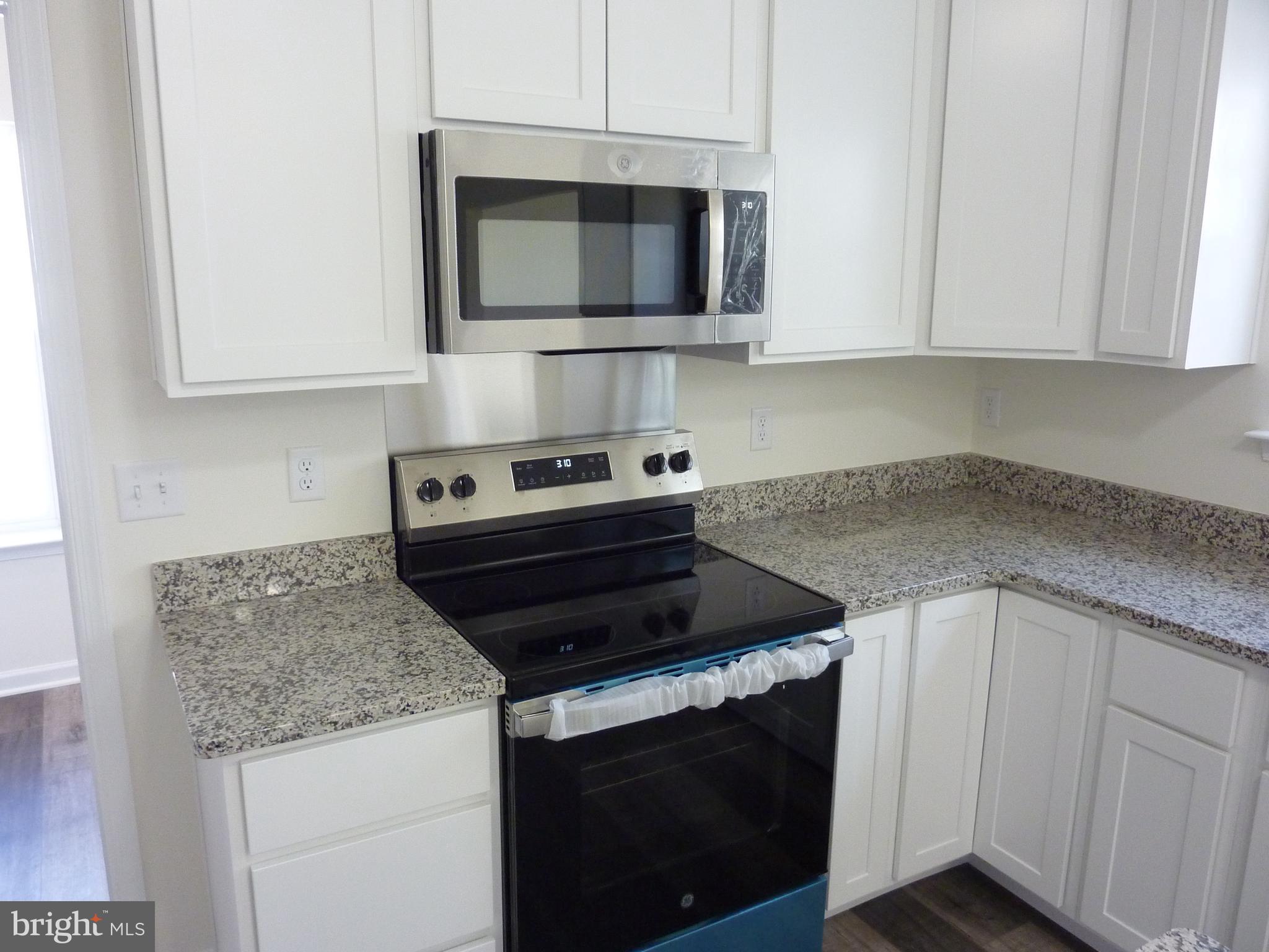 OLD COUNTRY FARMS - Residential