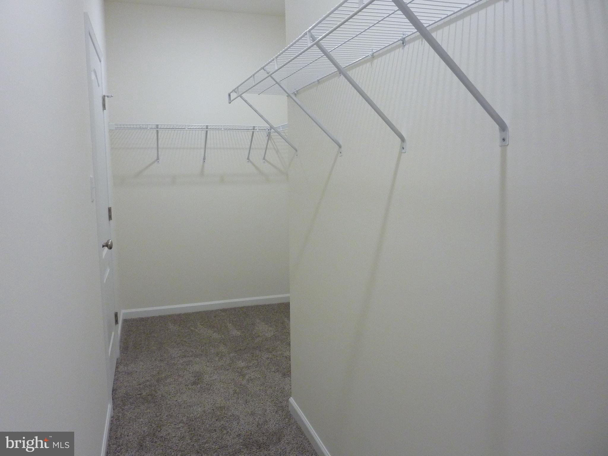 OLD COUNTRY FARMS - Residential