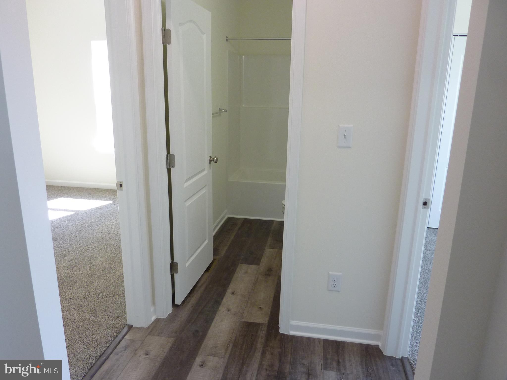 OLD COUNTRY FARMS - Residential