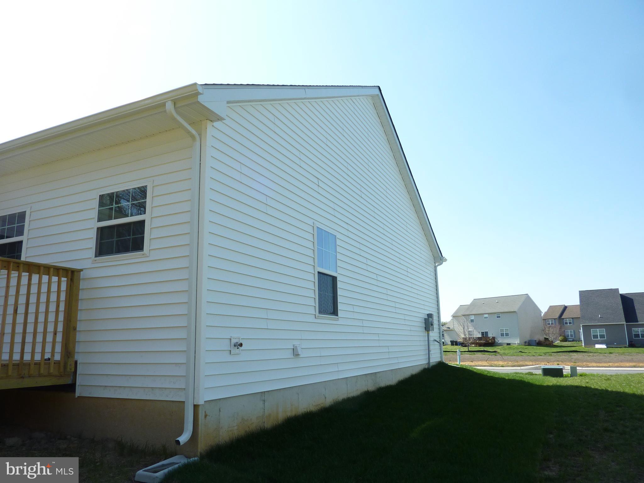 OLD COUNTRY FARMS - Residential