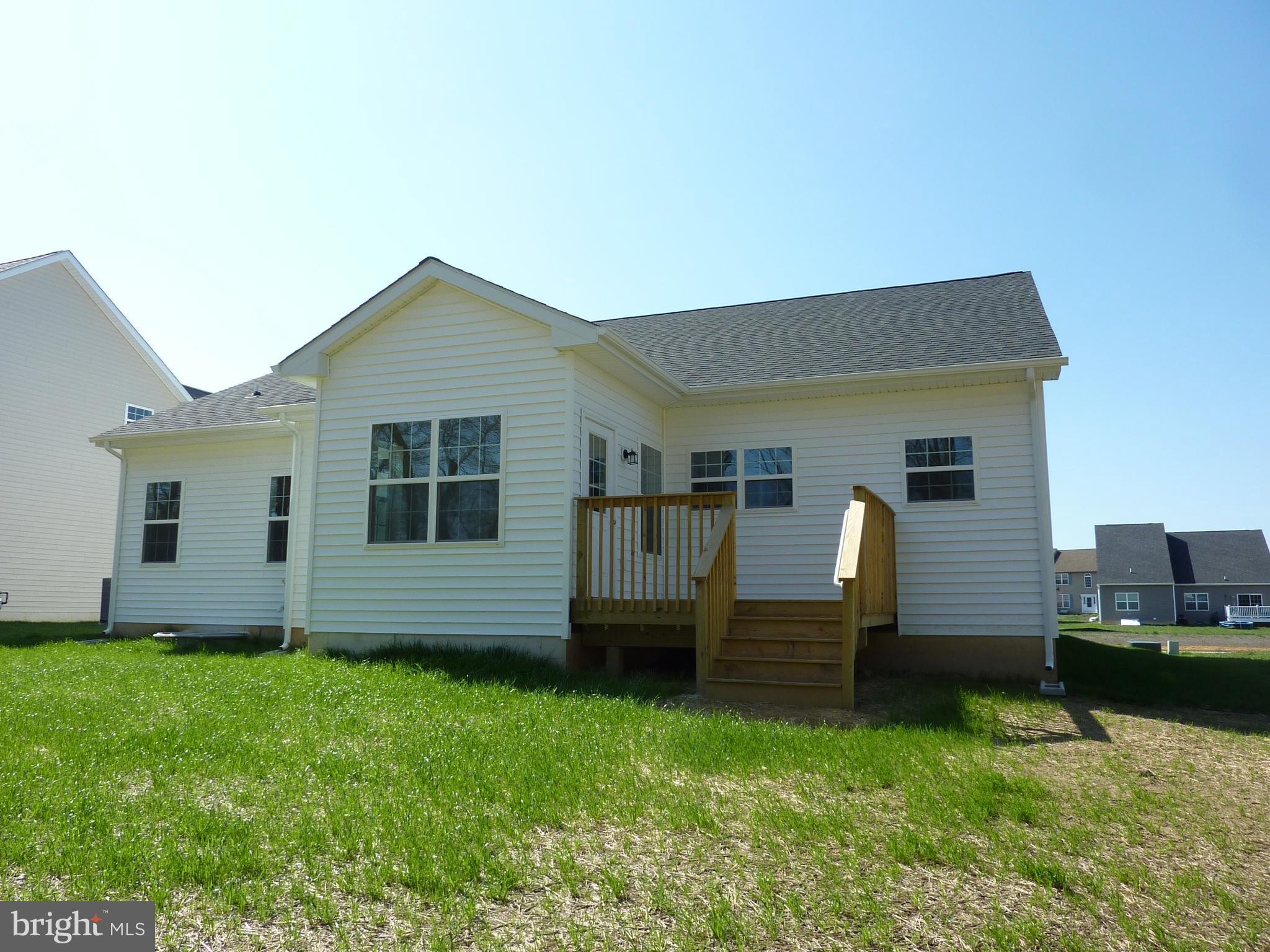 OLD COUNTRY FARMS - Residential