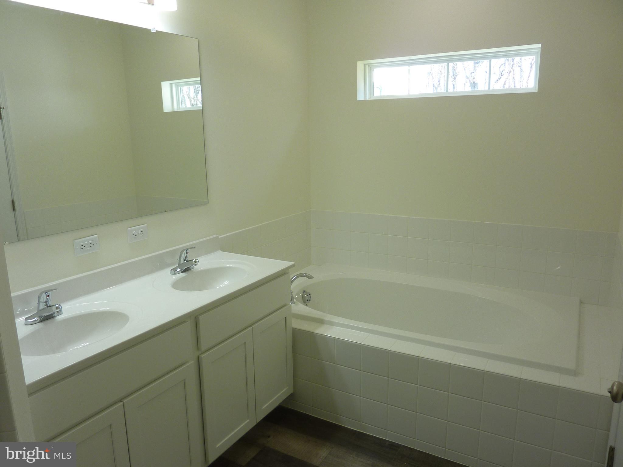 OLD COUNTRY FARMS - Residential