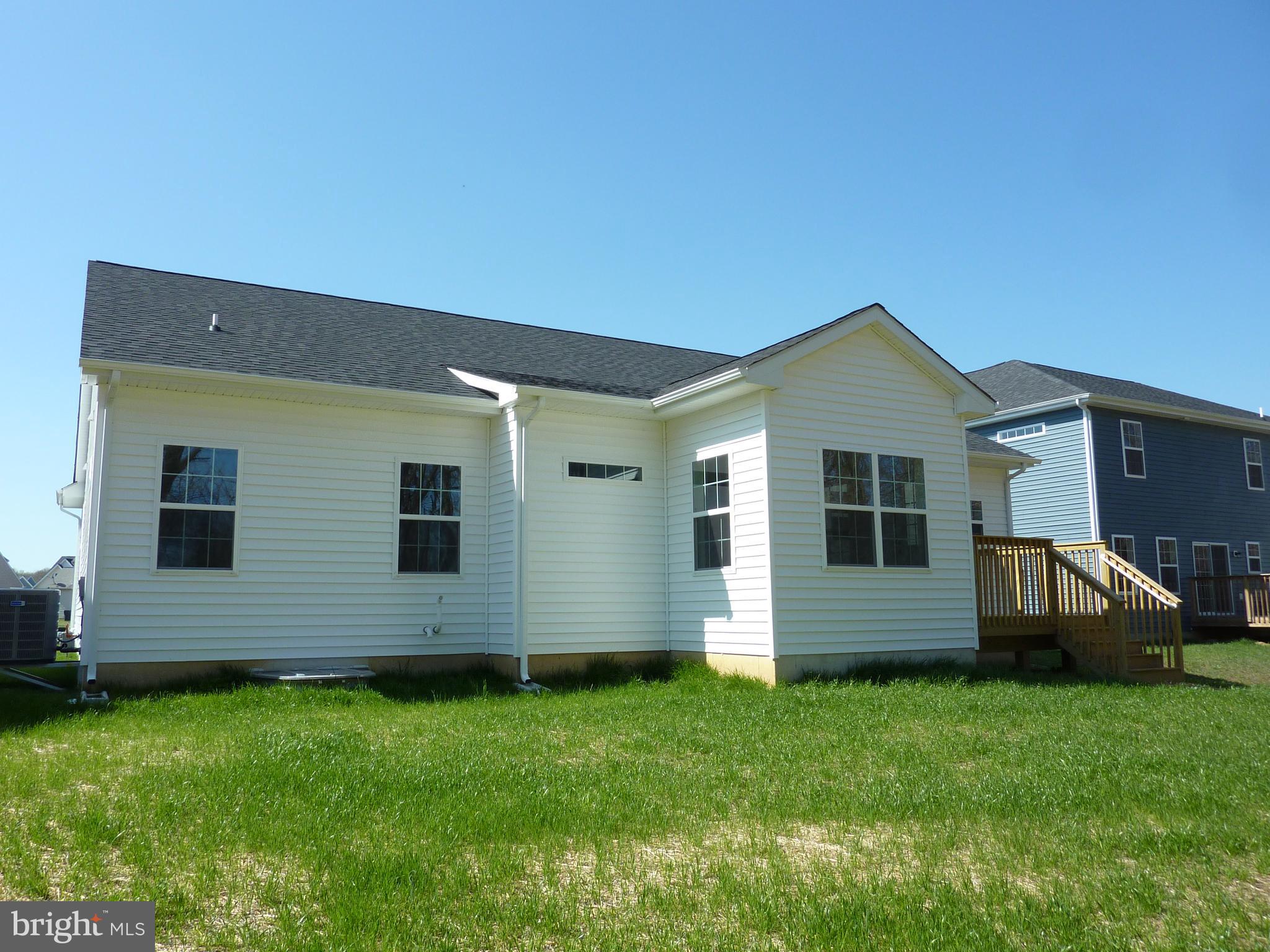 OLD COUNTRY FARMS - Residential