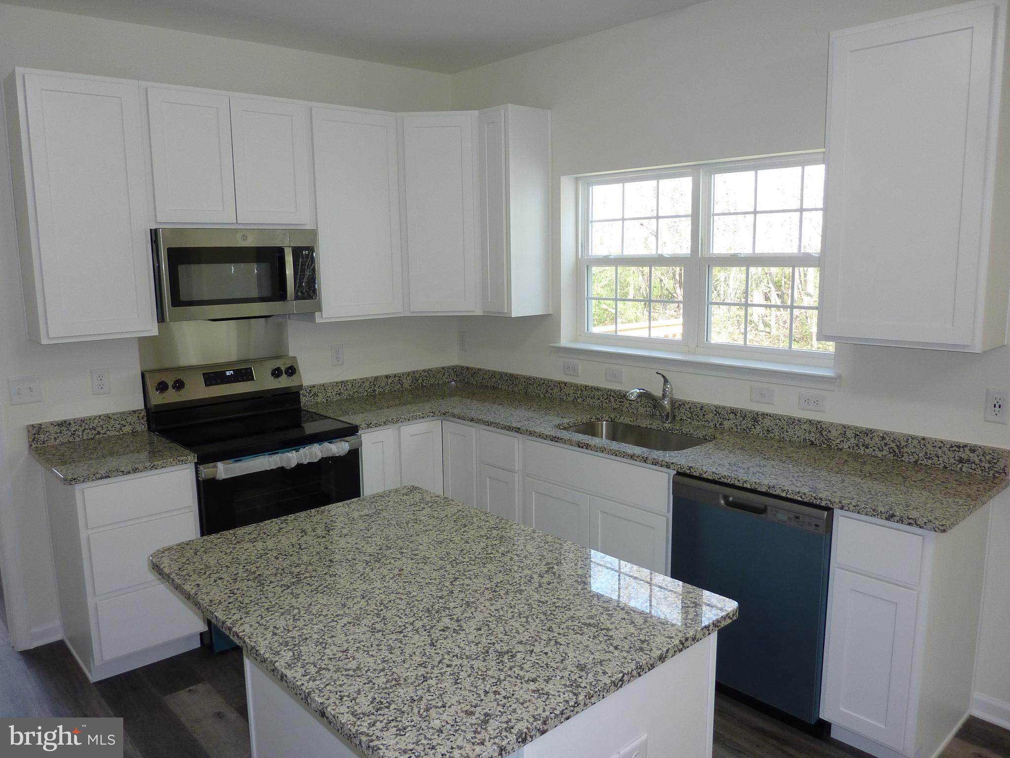 OLD COUNTRY FARMS - Residential