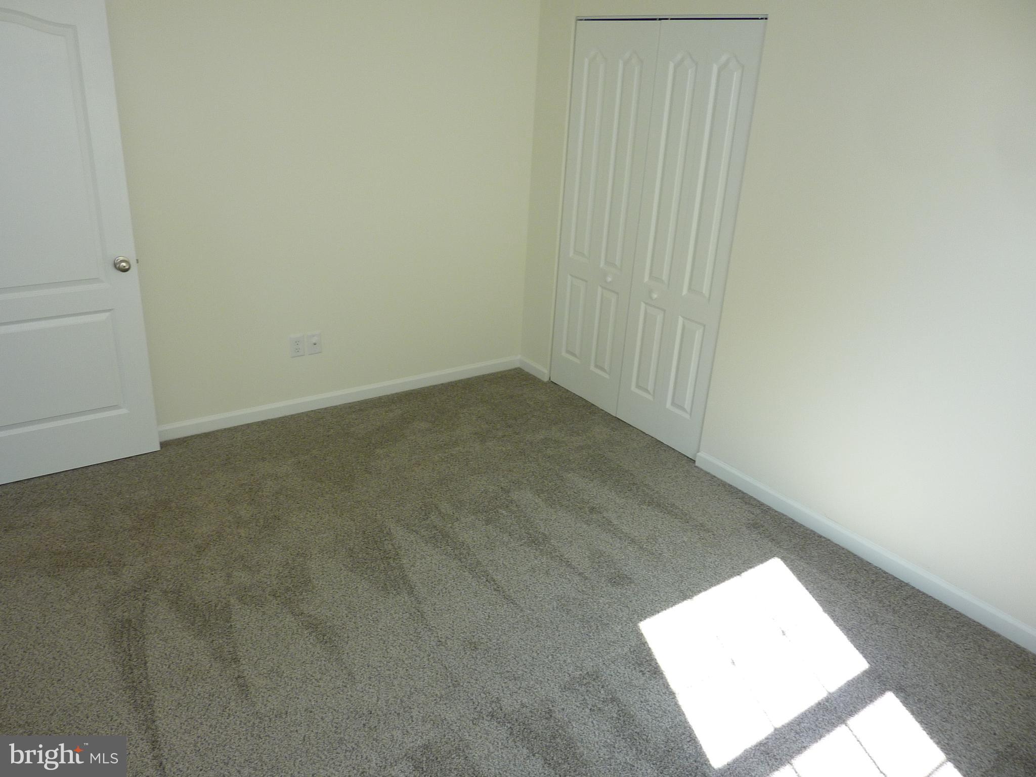 OLD COUNTRY FARMS - Residential