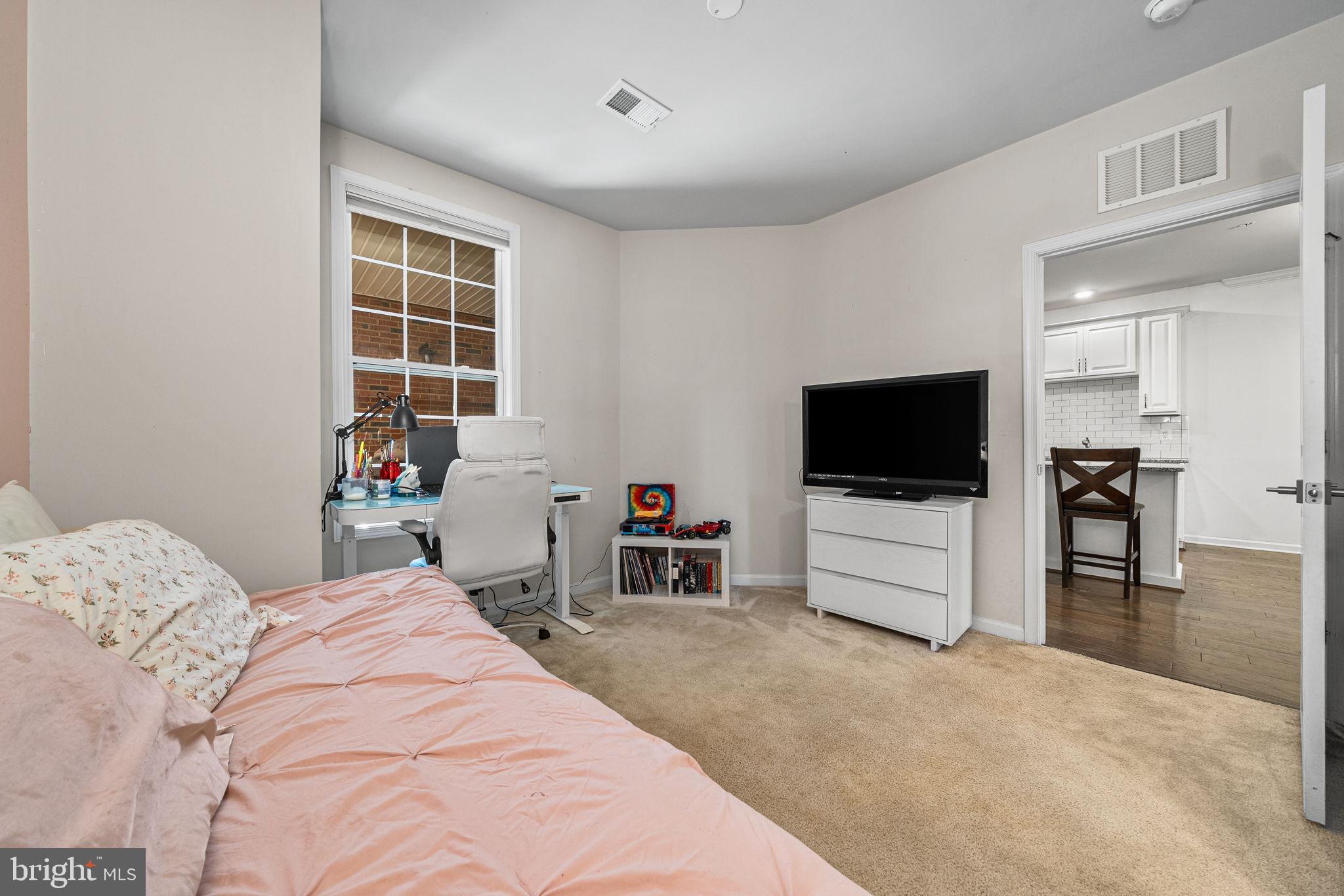 LOUDOUN VALLEY RIDGES - Residential