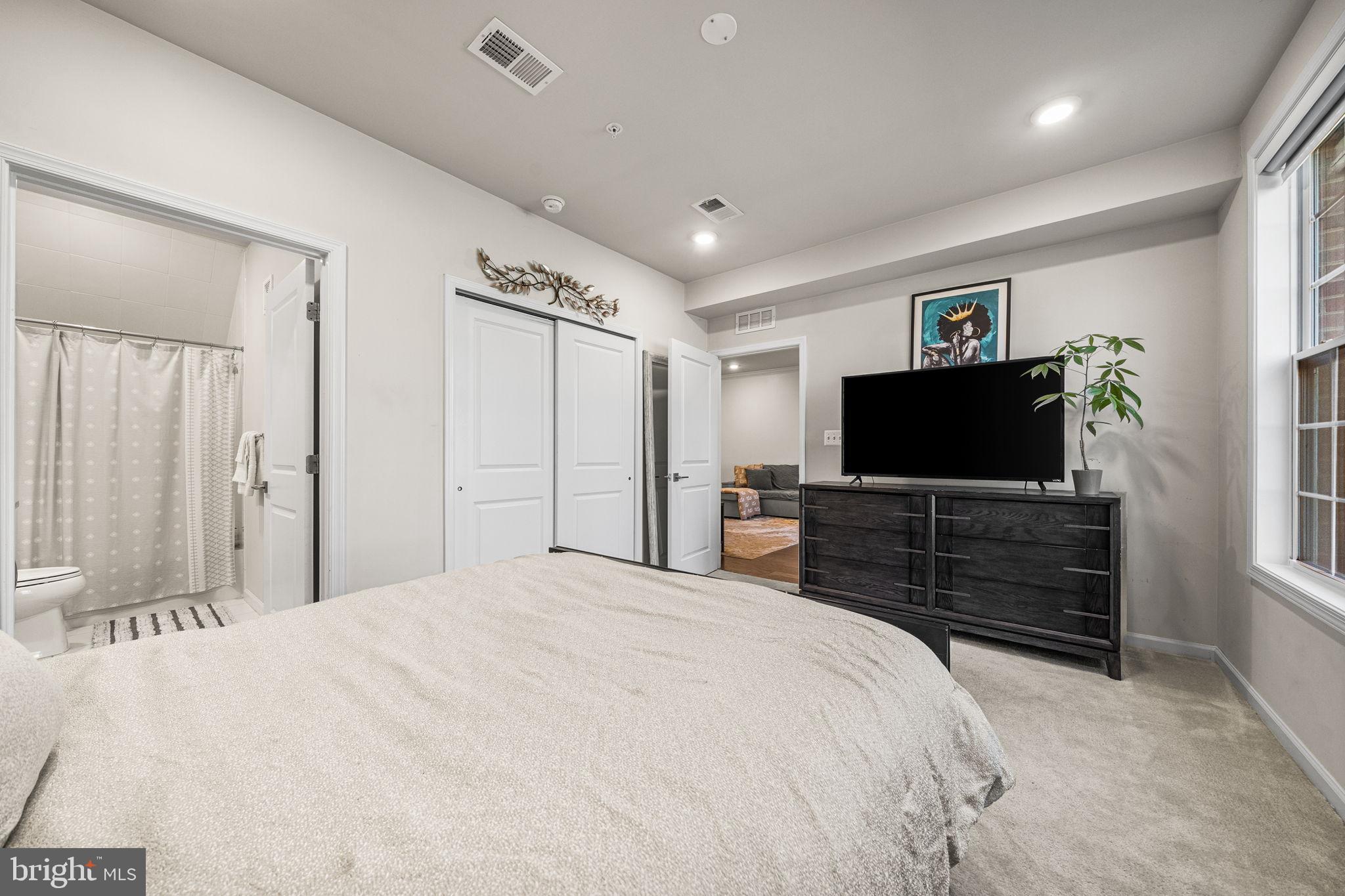 LOUDOUN VALLEY RIDGES - Residential