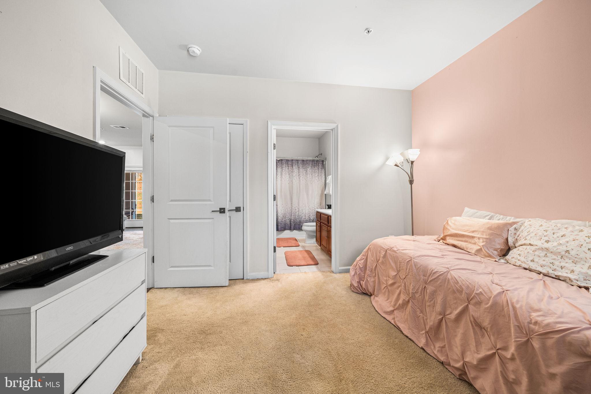 LOUDOUN VALLEY RIDGES - Residential