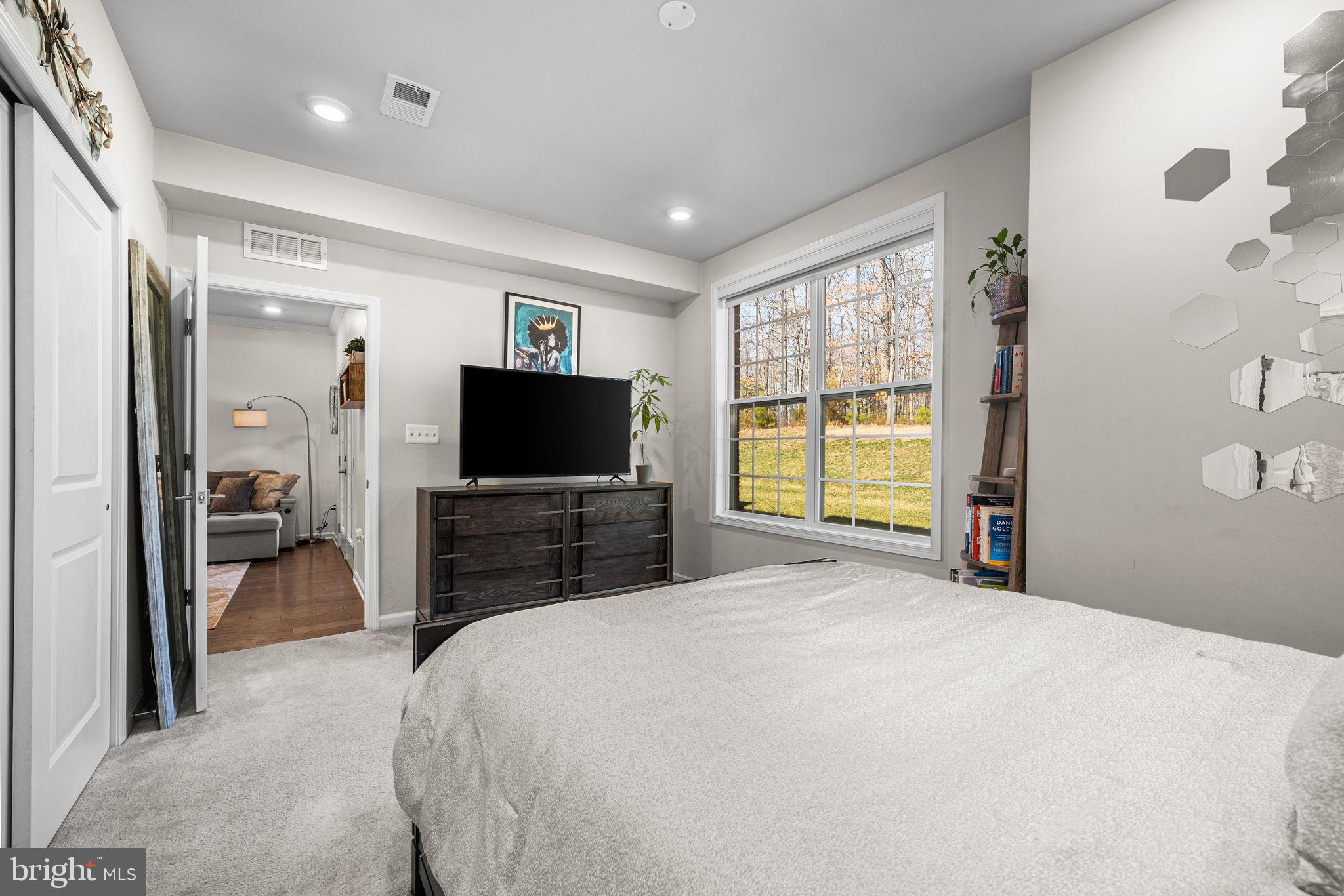 LOUDOUN VALLEY RIDGES - Residential