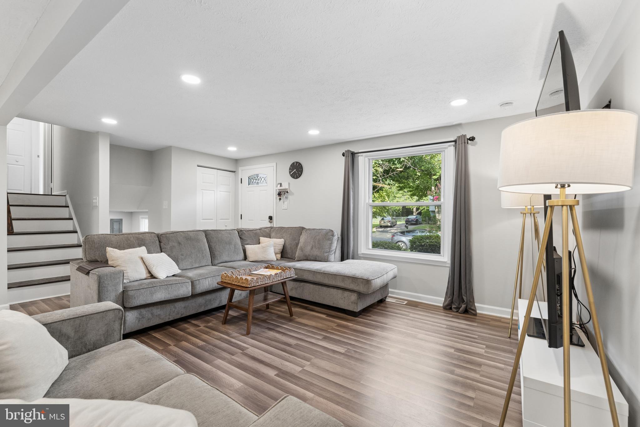 903 CASTLEWOOD DRIVE