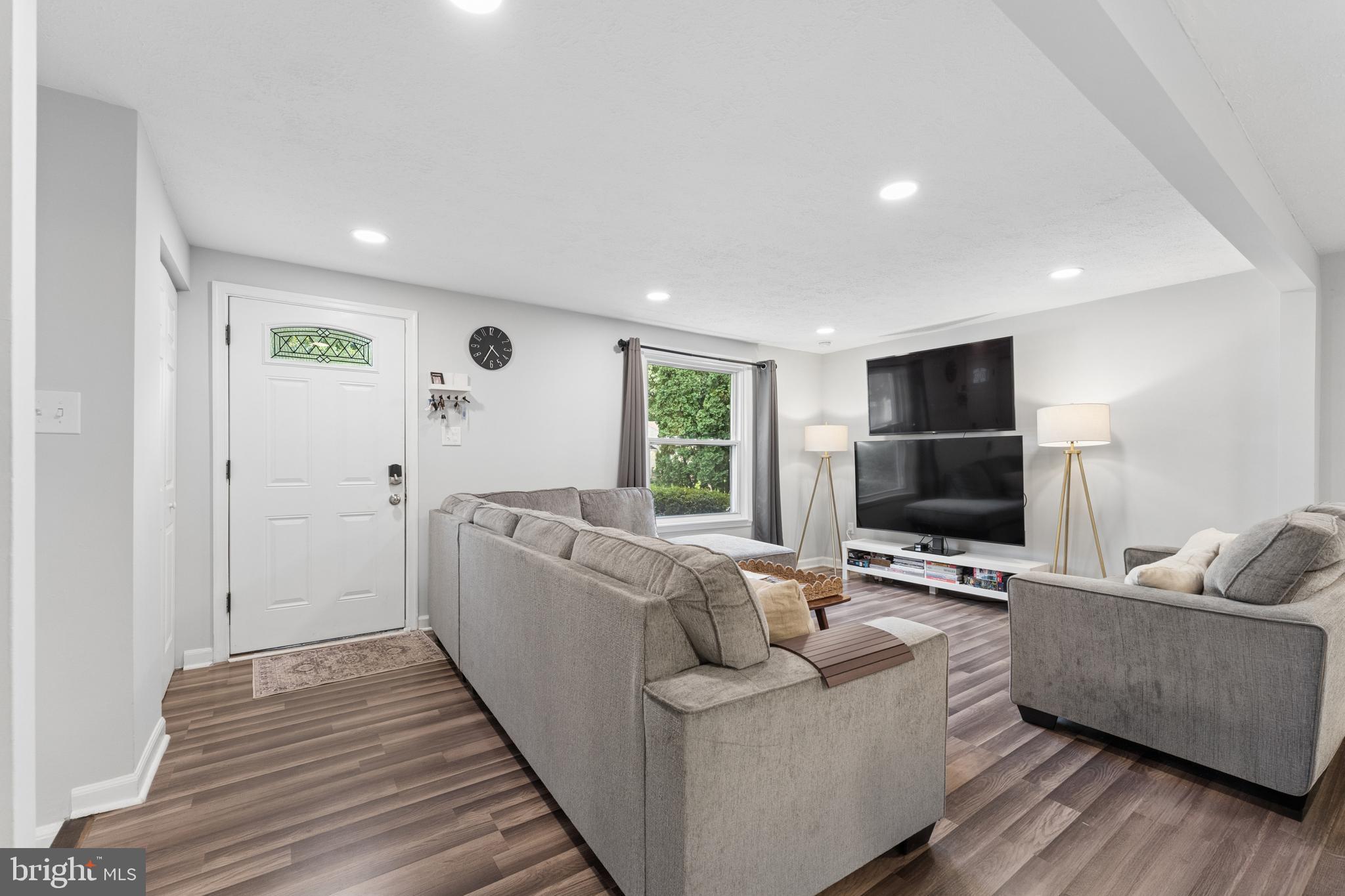 903 CASTLEWOOD DRIVE