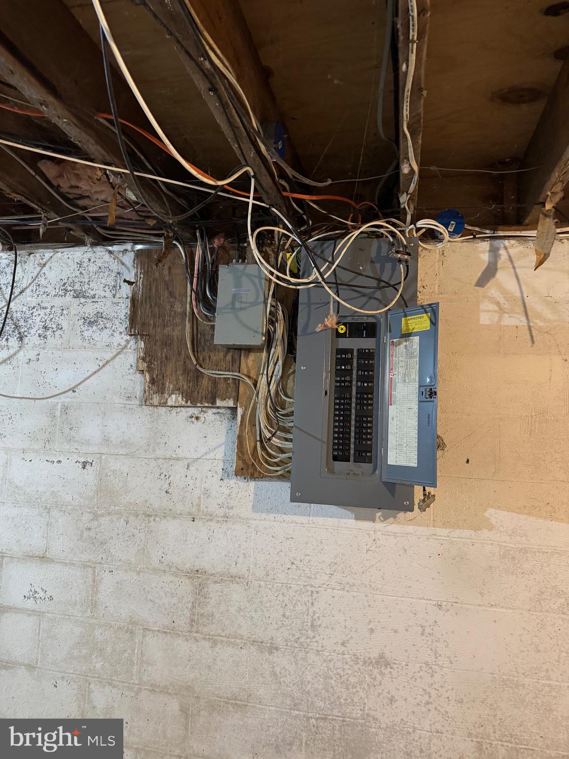 LAKEWOOD HILLS - Residential