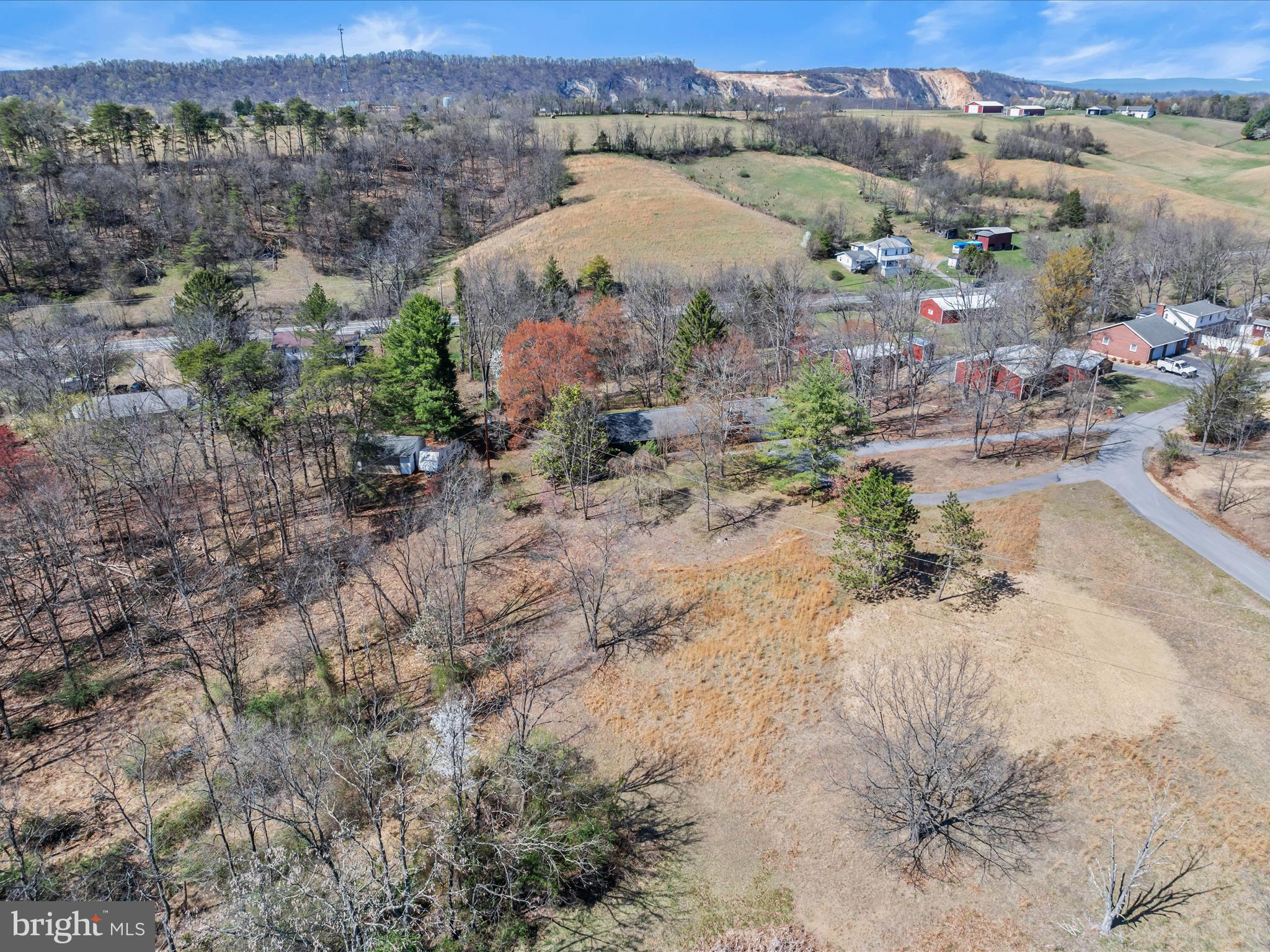 LAKEWOOD HILLS - Residential