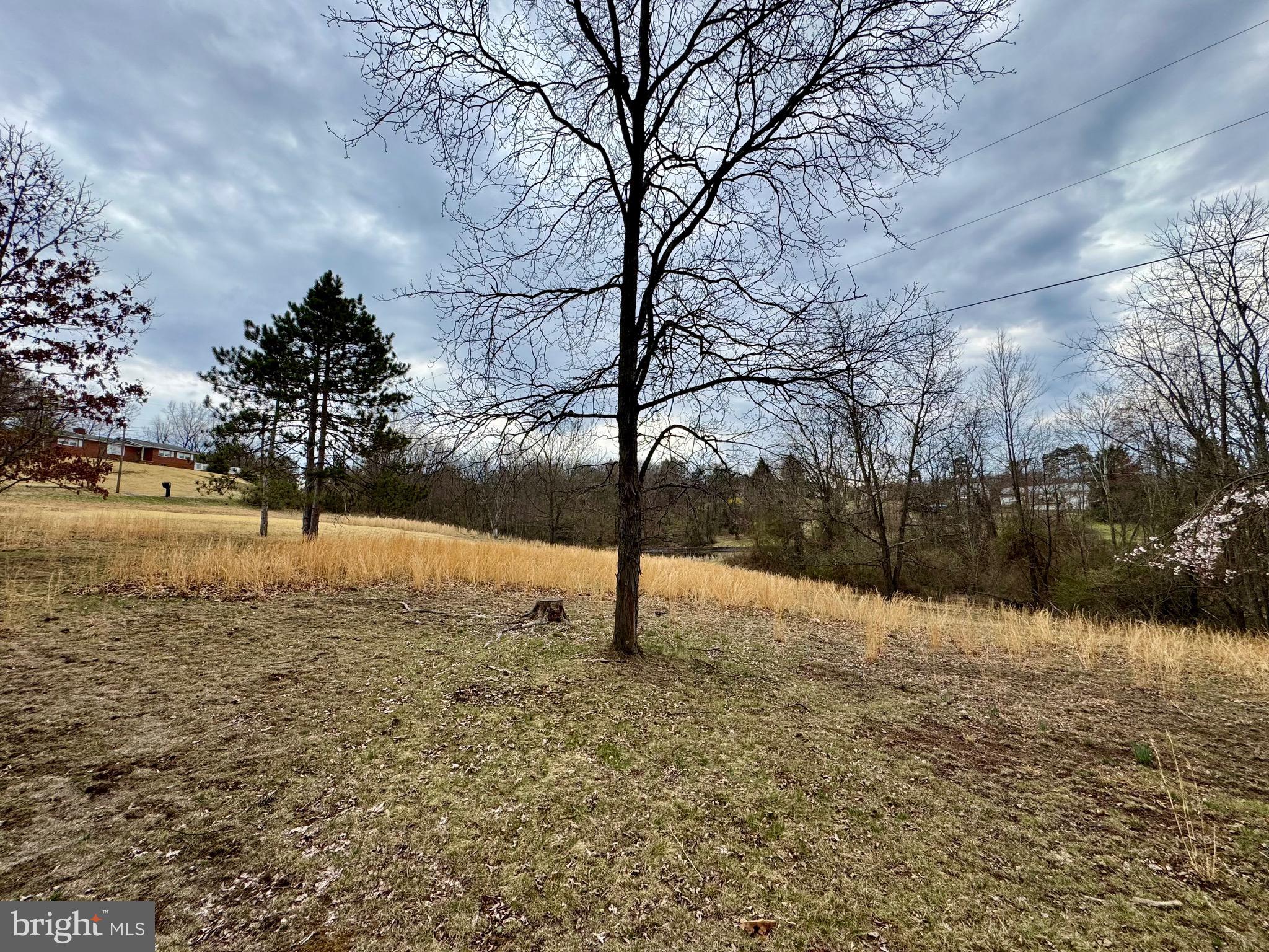 LAKEWOOD HILLS - Residential