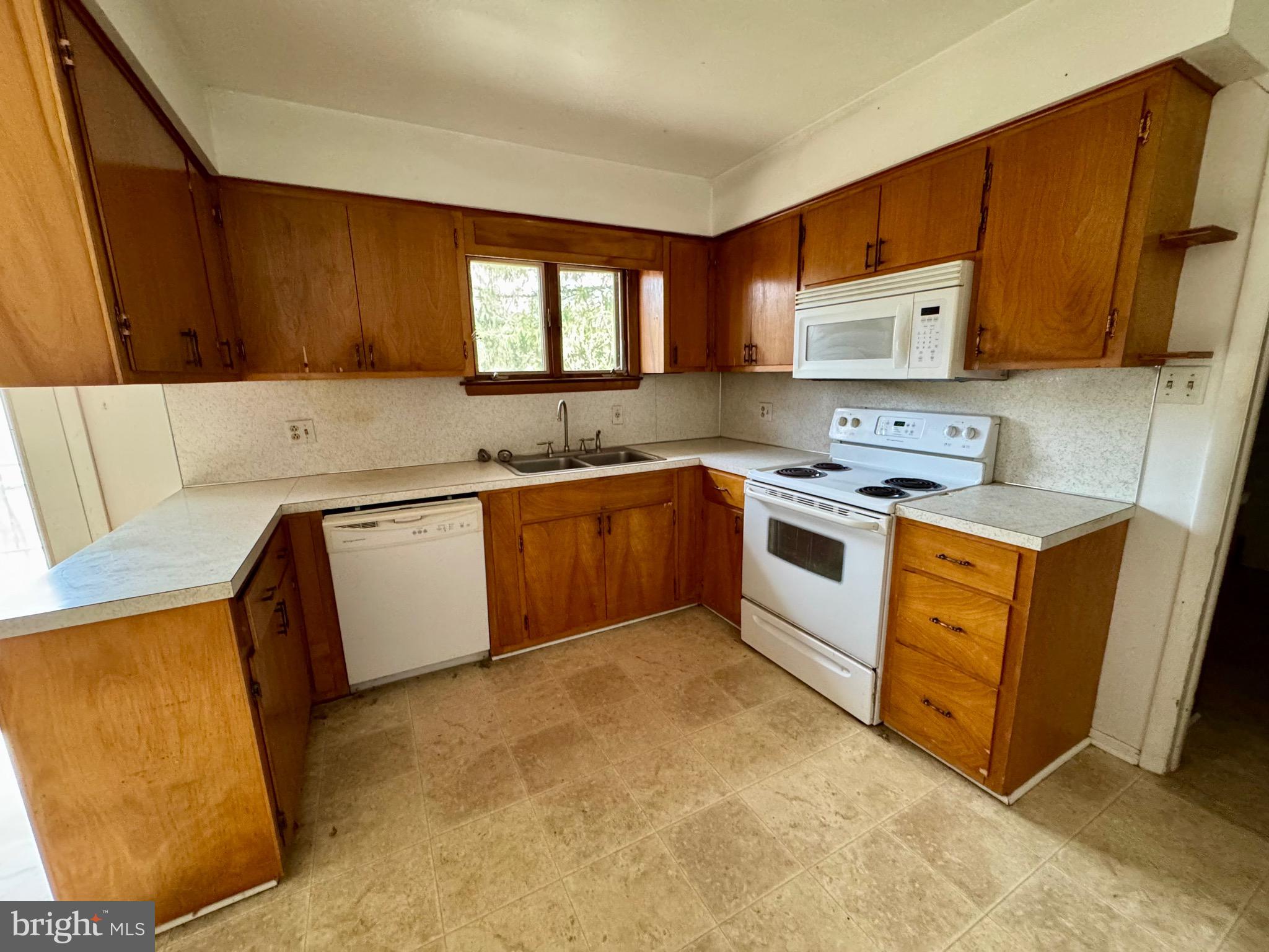 LAKEWOOD HILLS - Residential