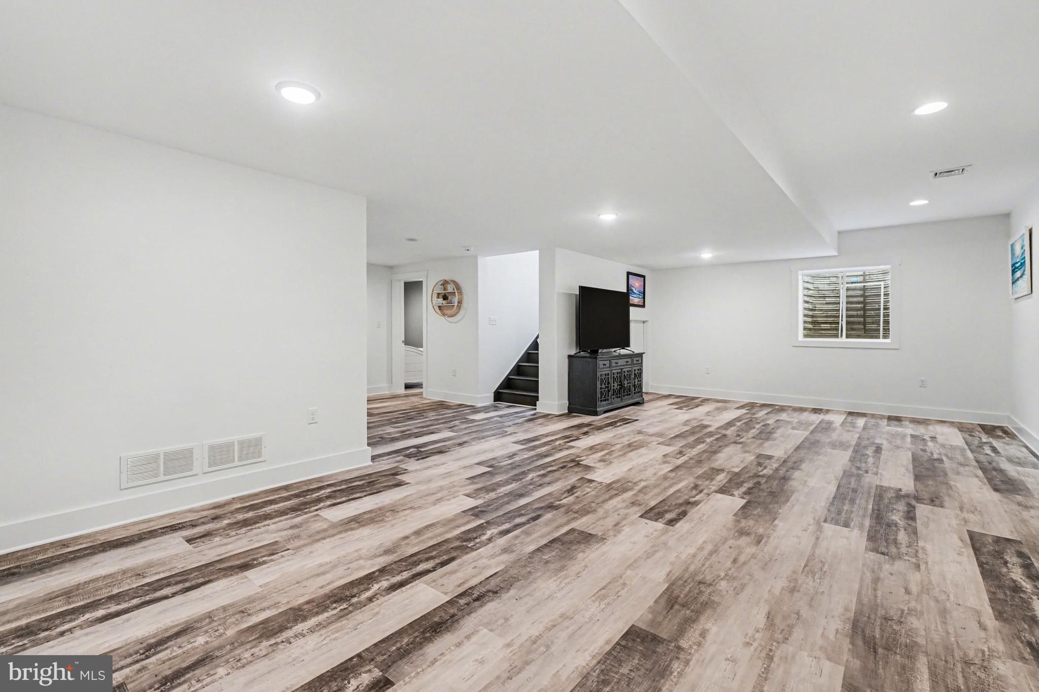 HAWKS LANDING - Residential