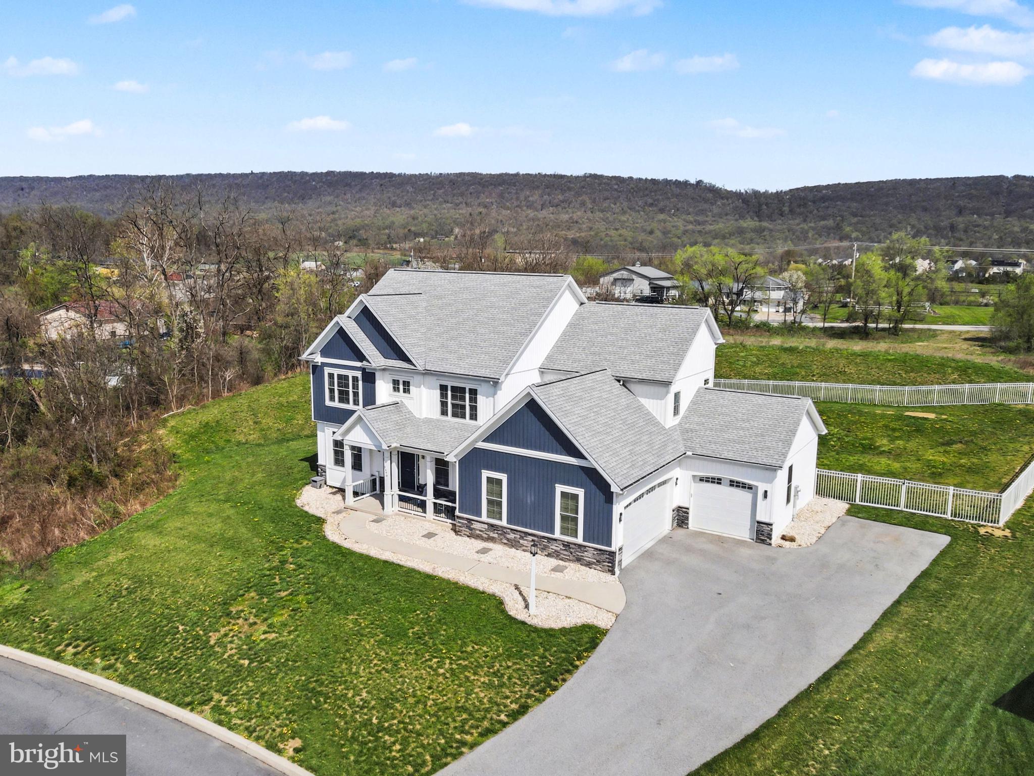 HAWKS LANDING - Residential