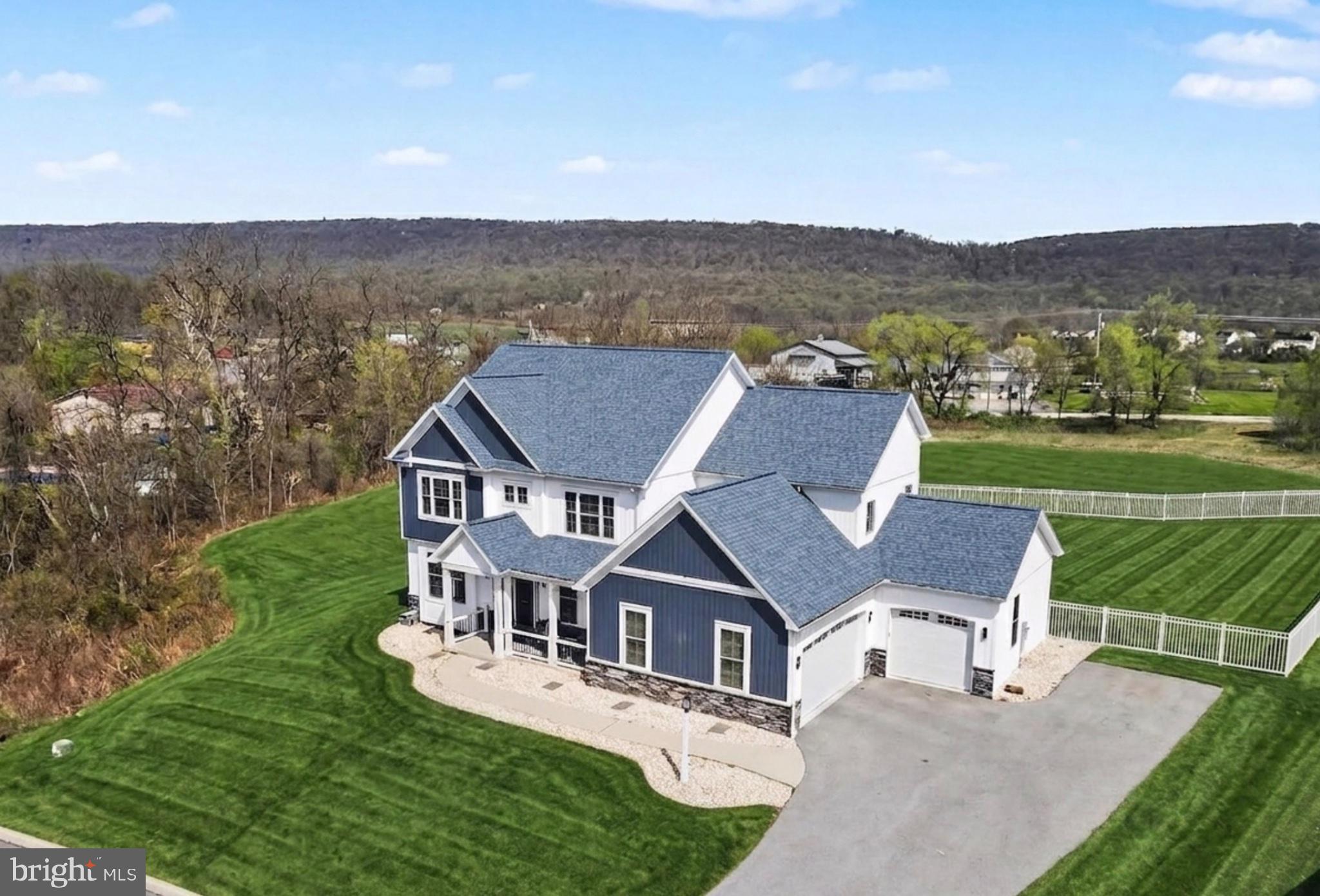 HAWKS LANDING - Residential