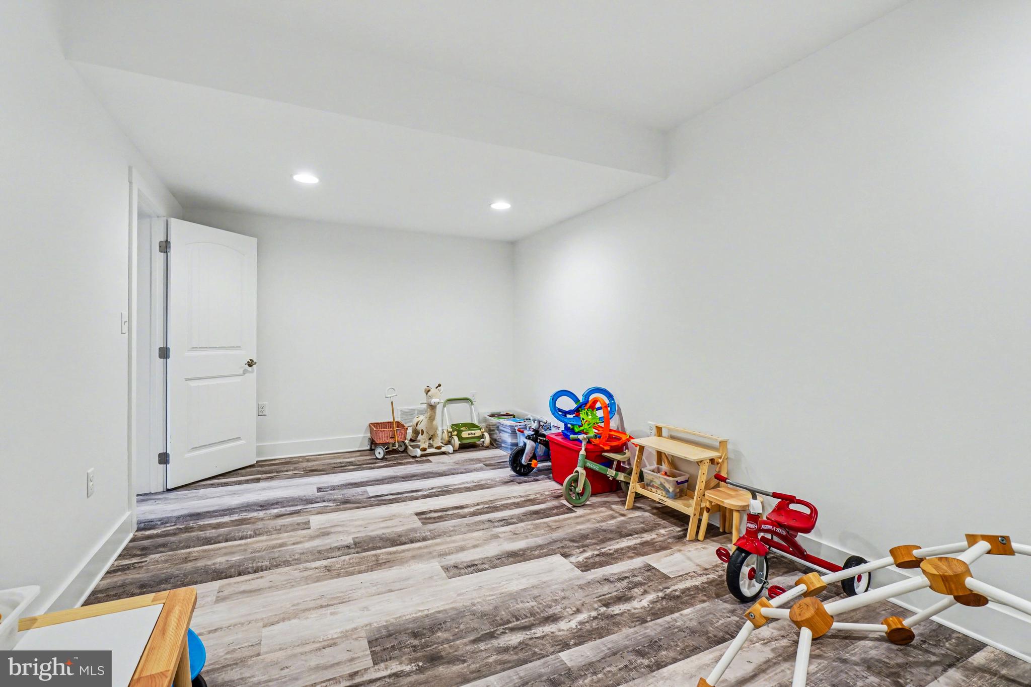 HAWKS LANDING - Residential