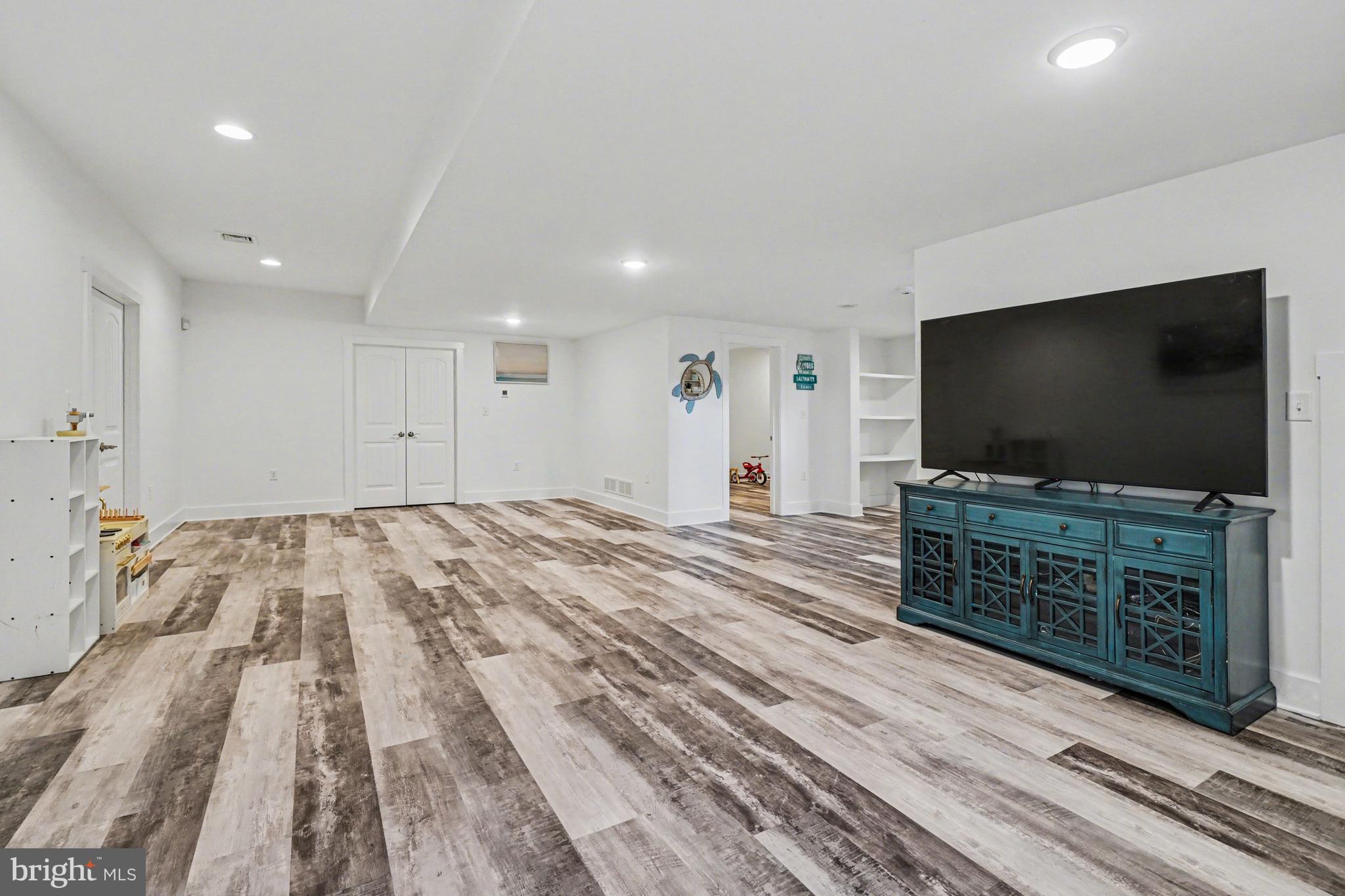 HAWKS LANDING - Residential