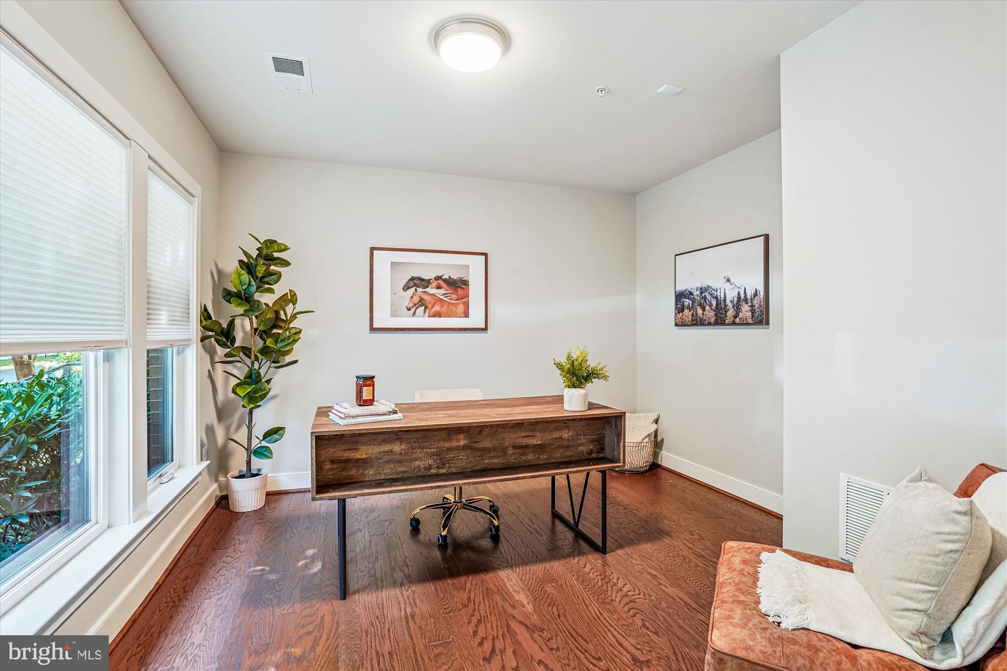 2942 PENNY LANE