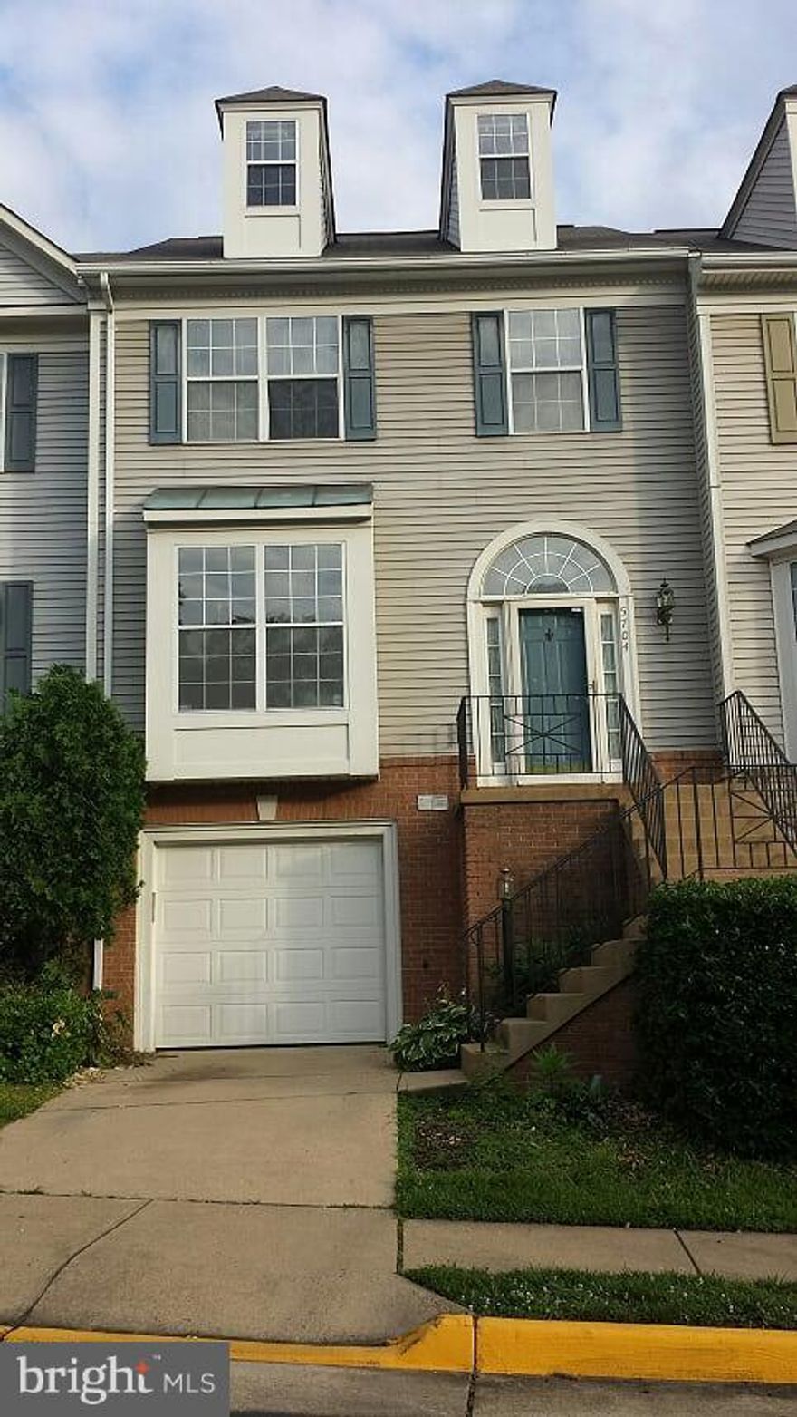 Great 1 Car Garage Townhouse. Freshly Painted, New Flooring. Family Room w/ Gas Fireplace. Deck off Main Level.