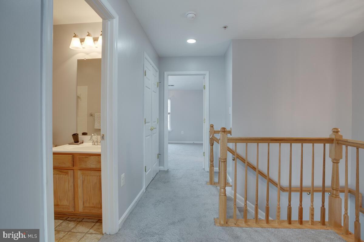 ST CHARLES SUB - SHEFFIELD - Residential Lease