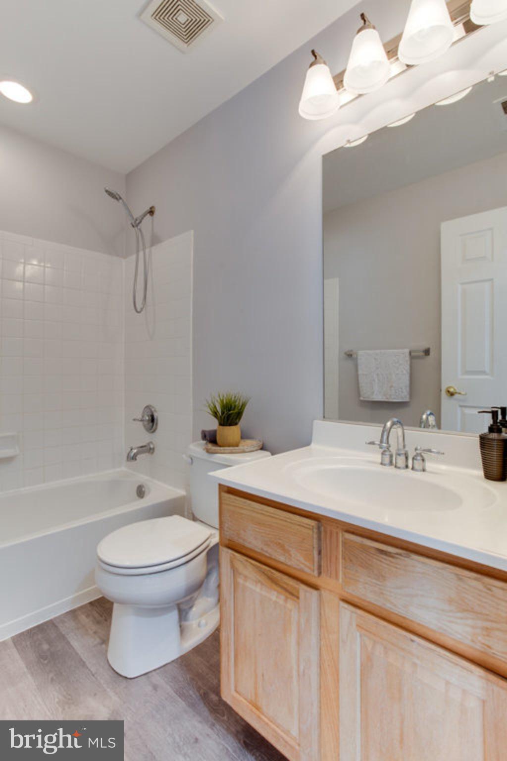 ST CHARLES SUB - SHEFFIELD - Residential Lease