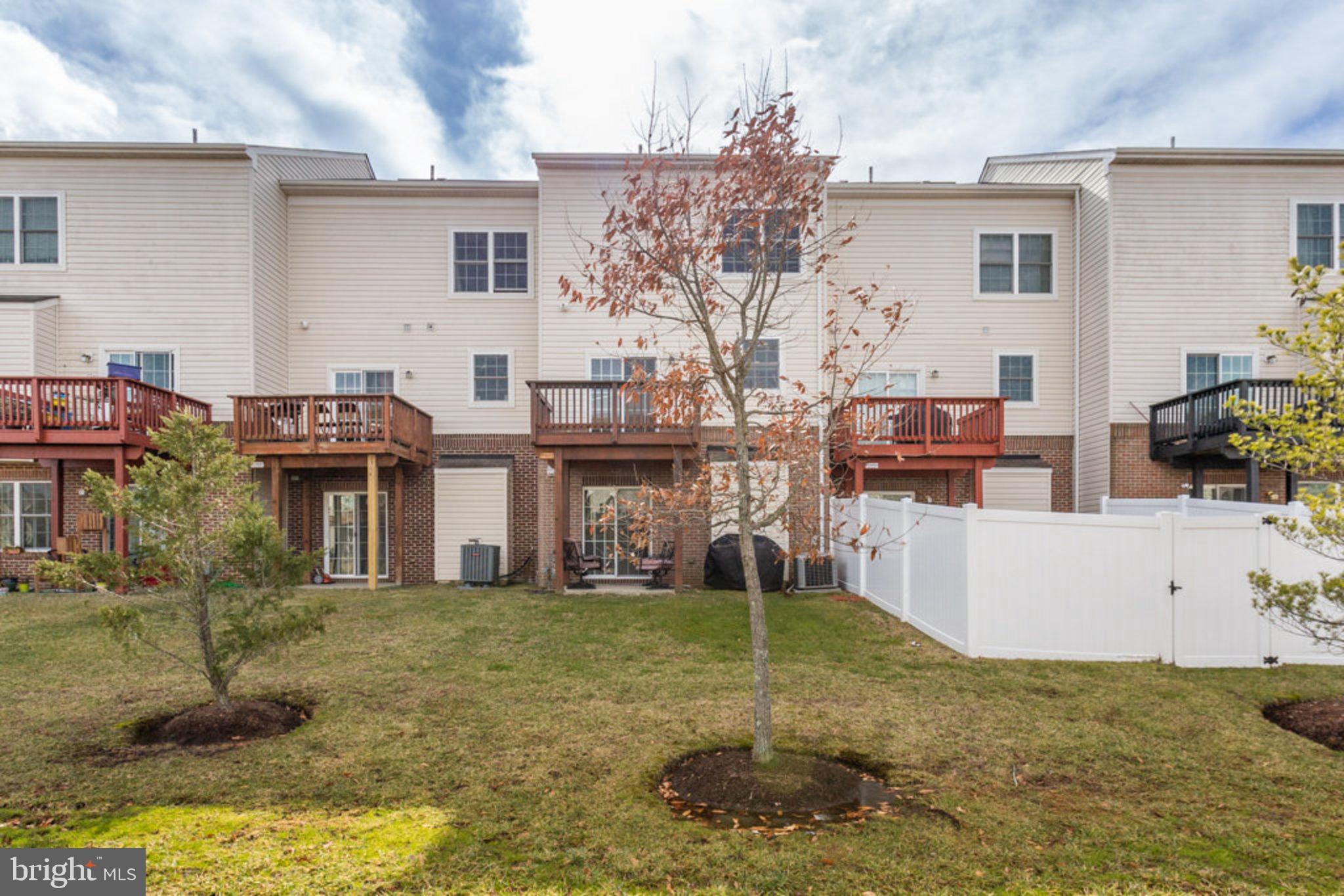 ST CHARLES SUB - SHEFFIELD - Residential Lease