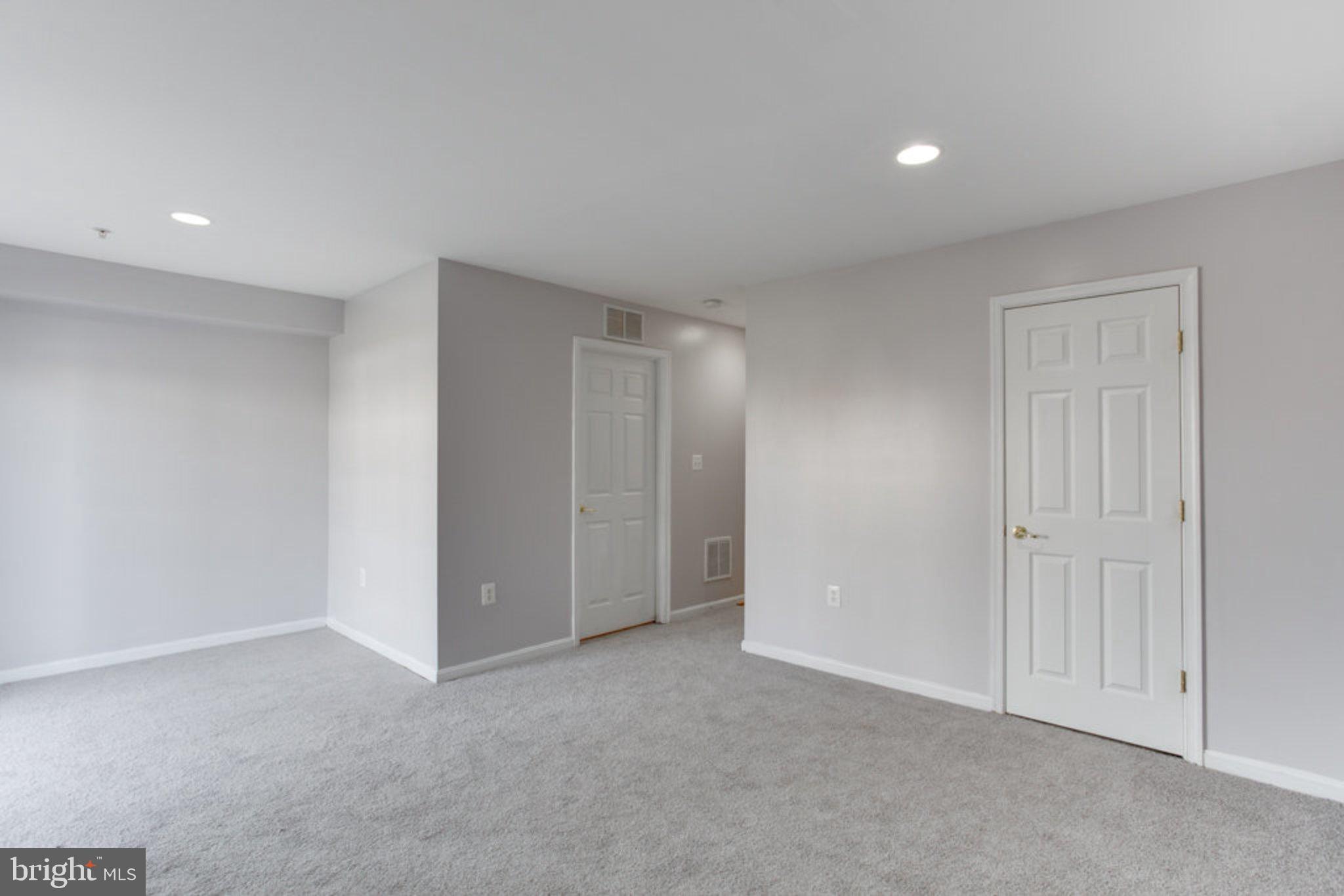 ST CHARLES SUB - SHEFFIELD - Residential Lease