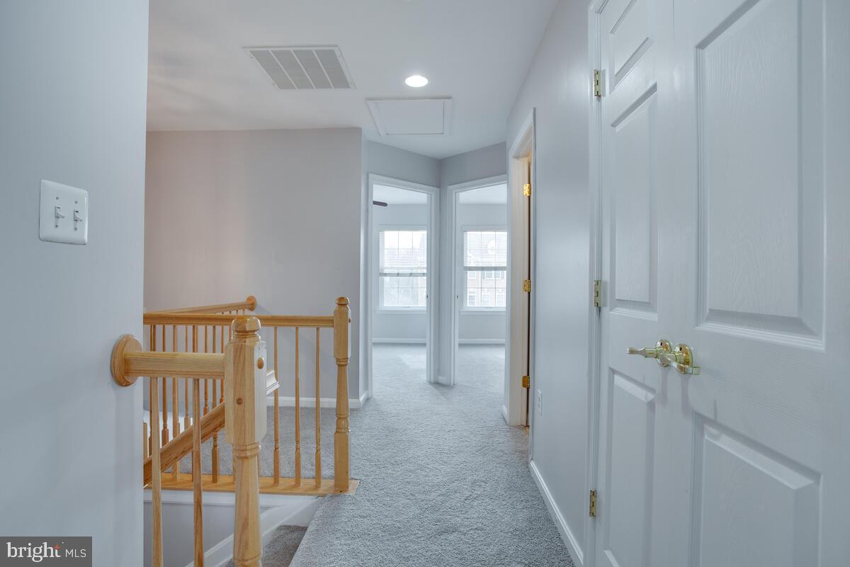 ST CHARLES SUB - SHEFFIELD - Residential Lease