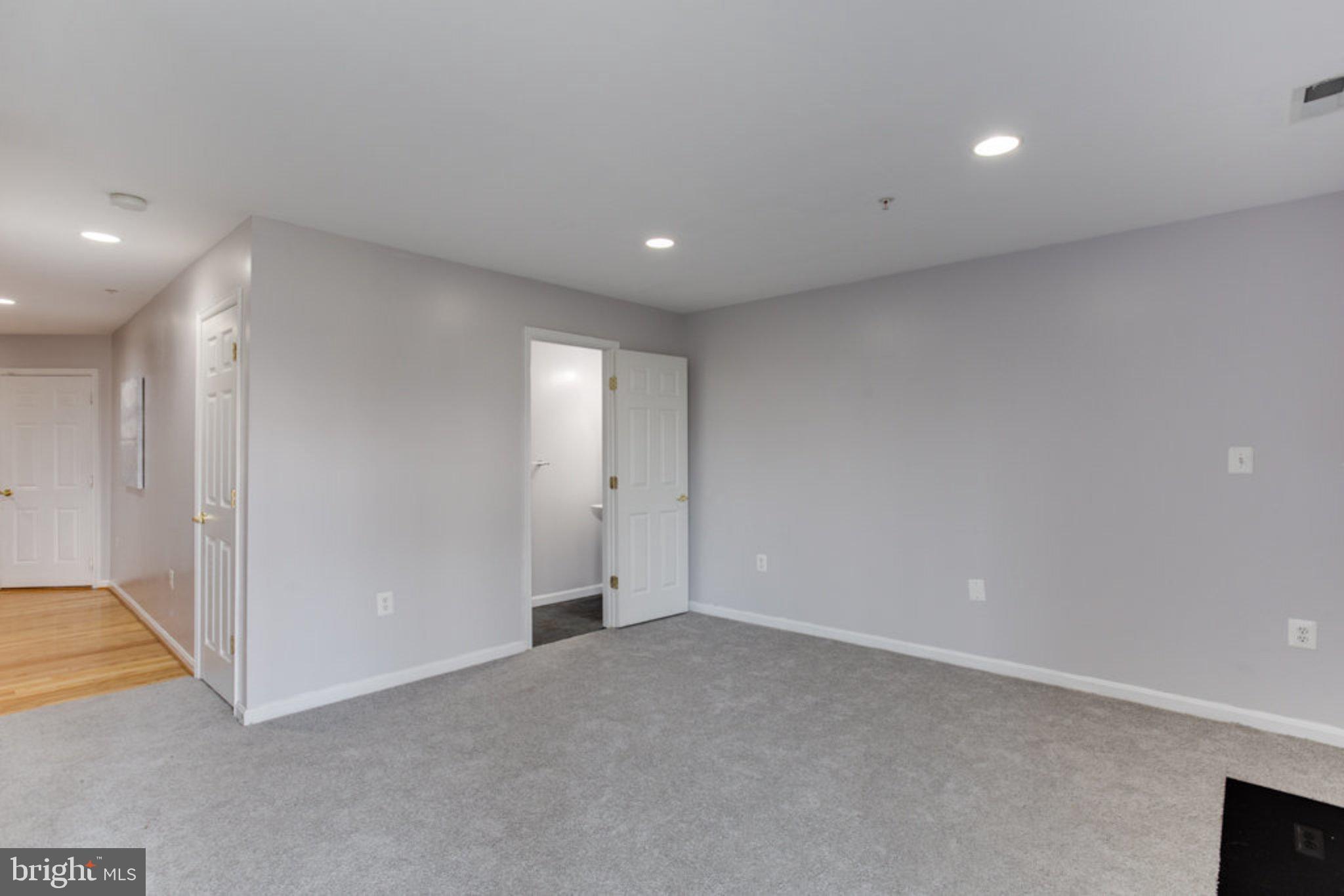 ST CHARLES SUB - SHEFFIELD - Residential Lease