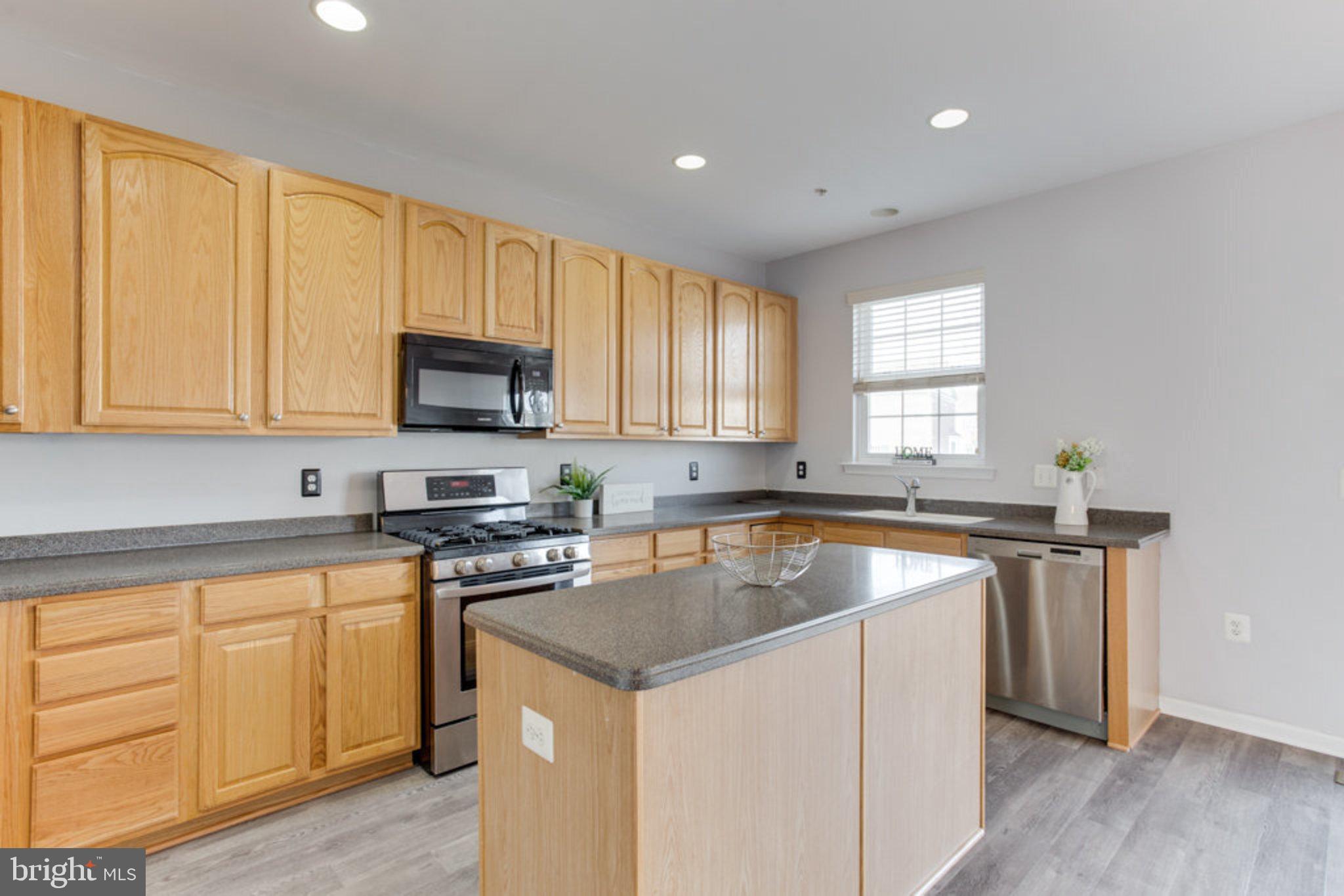 ST CHARLES SUB - SHEFFIELD - Residential Lease