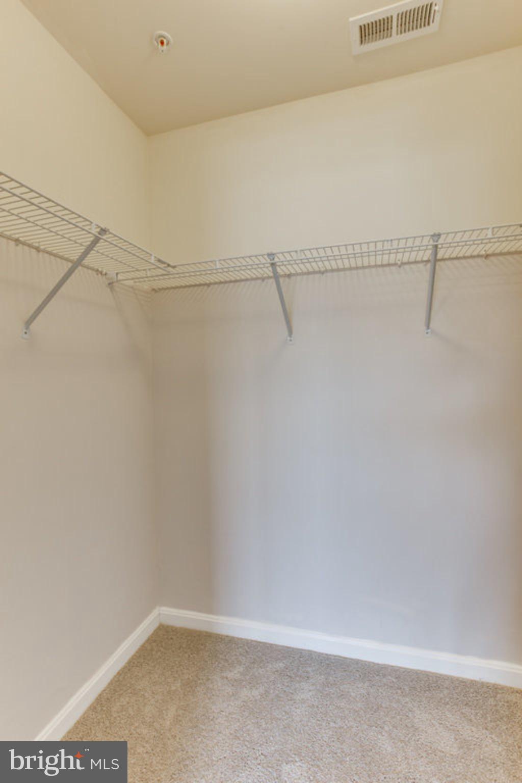 ST CHARLES SUB - SHEFFIELD - Residential Lease