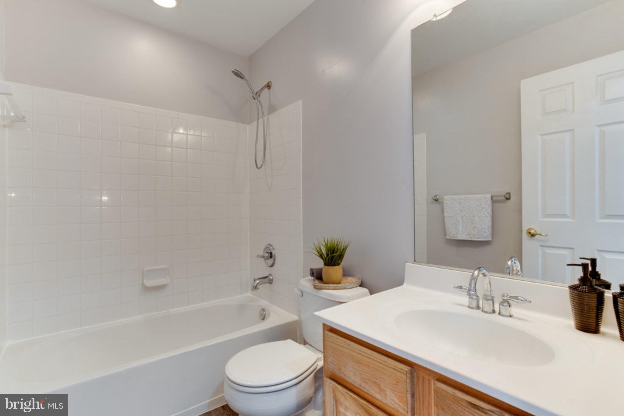 ST CHARLES SUB - SHEFFIELD - Residential Lease