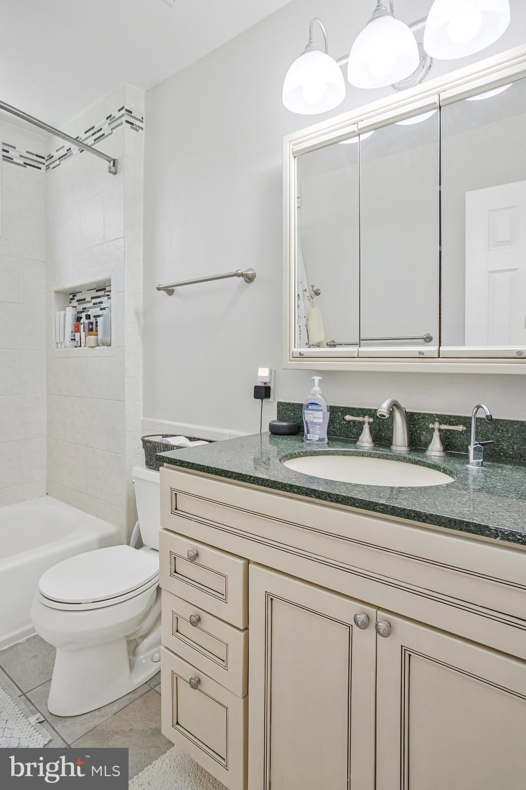 BROOKVILLE KNOLLS - Residential