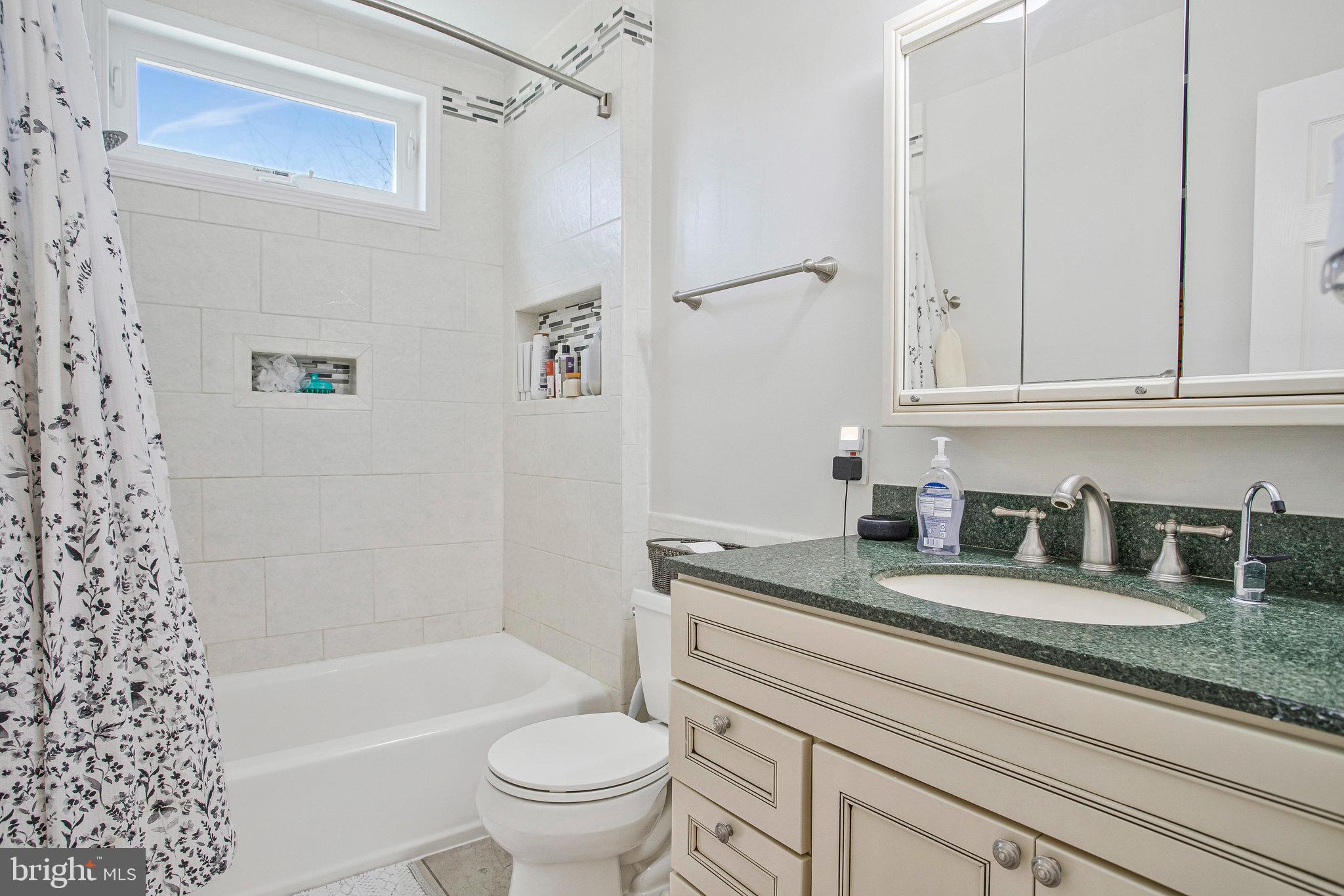 BROOKVILLE KNOLLS - Residential