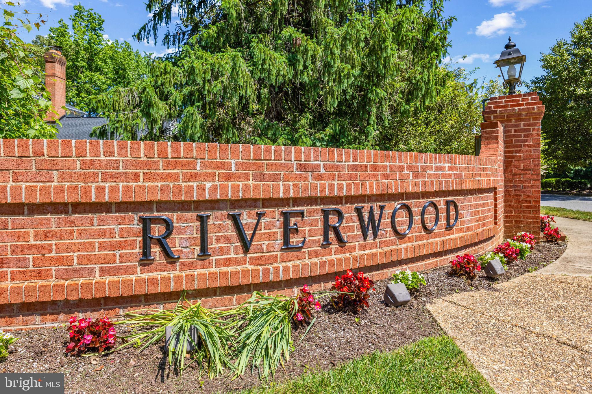 RIVERWOOD - Residential