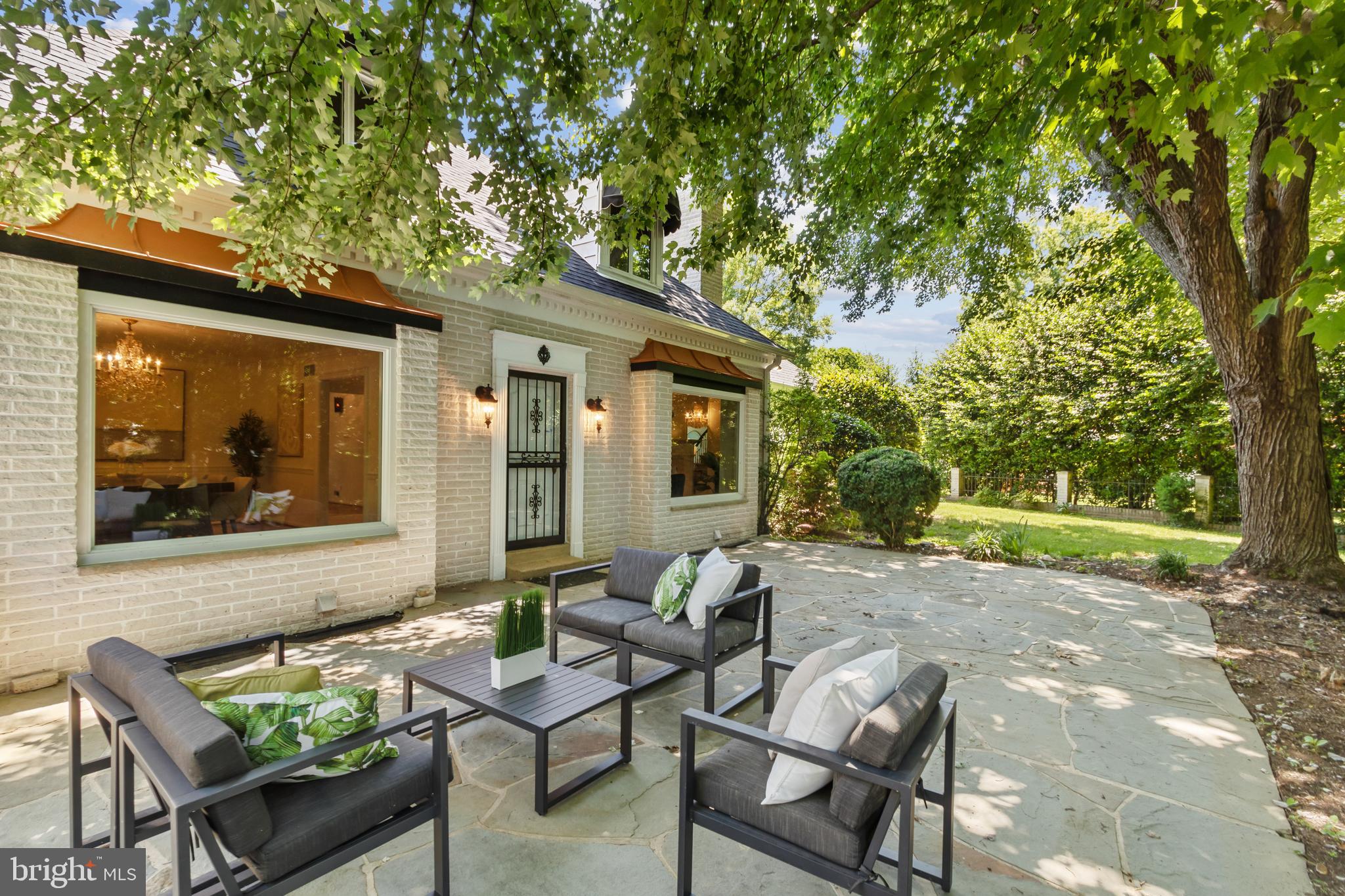 RIVERWOOD - Residential